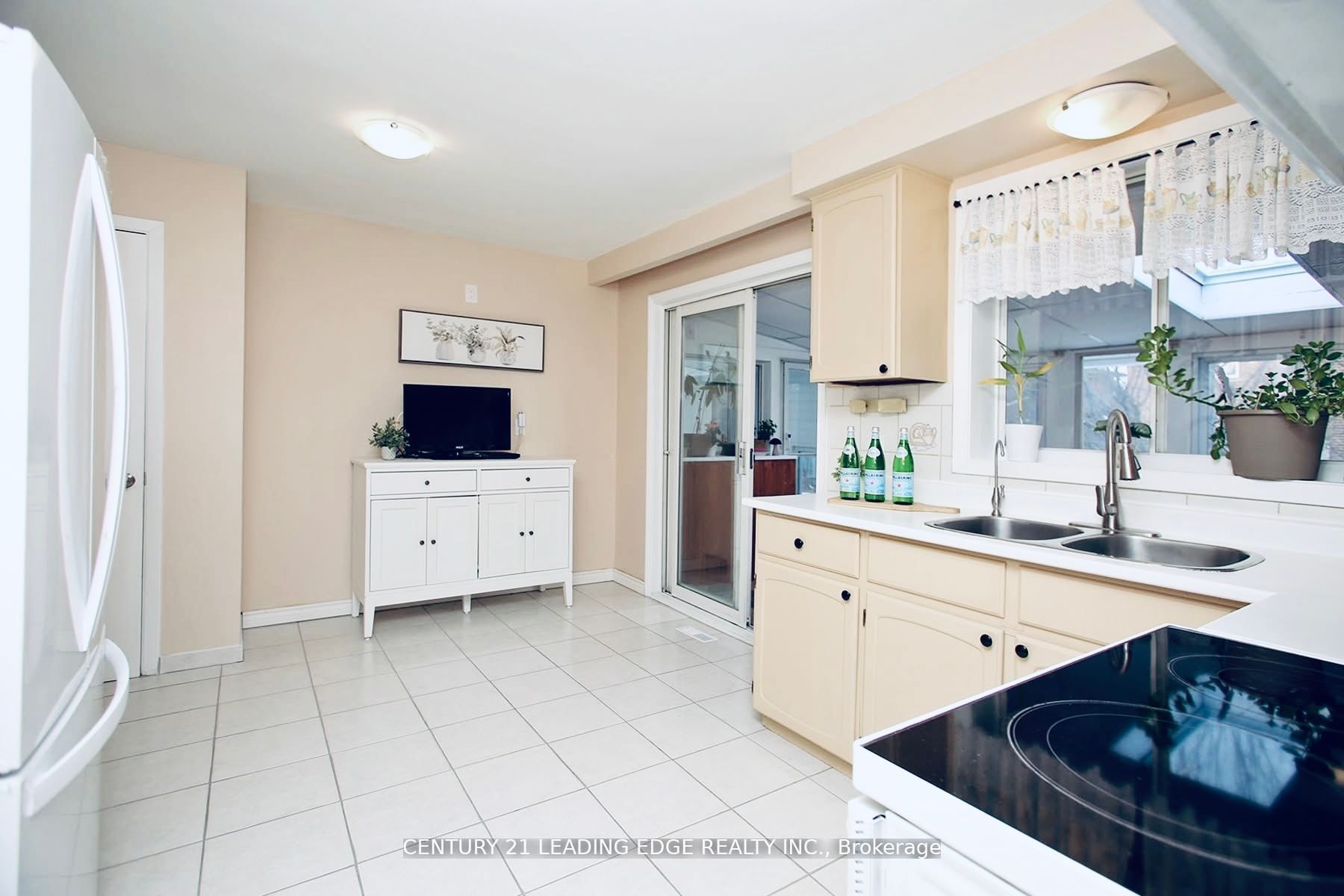 3651 Broomhill Crescent Property Photo 10
