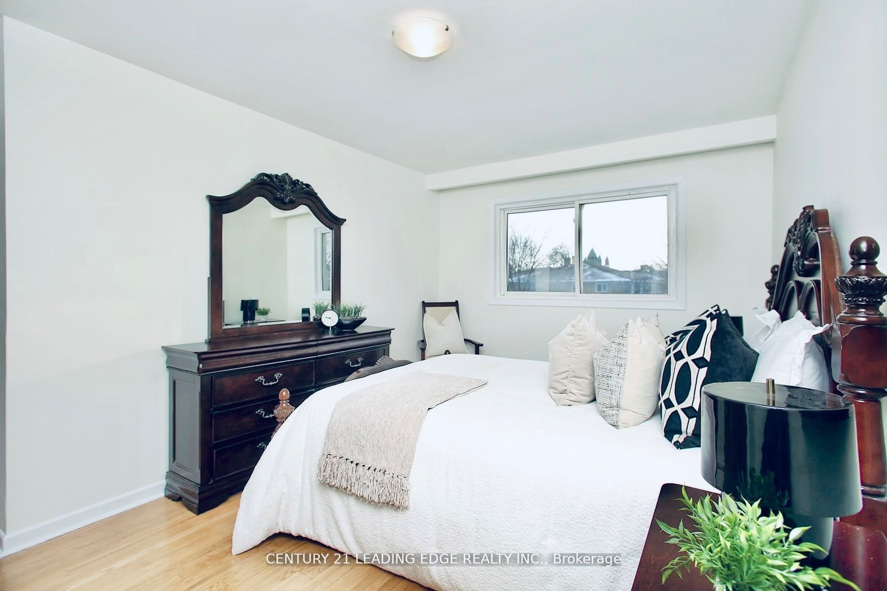 3651 Broomhill Crescent Property Photo 22