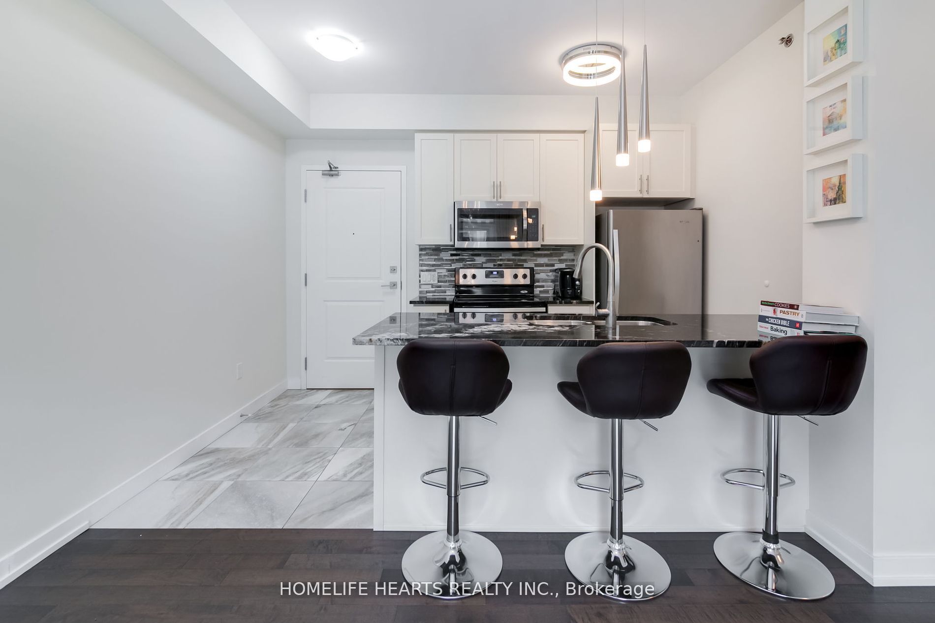 #303 - 2486 Old Bronte Road Property Photo 9