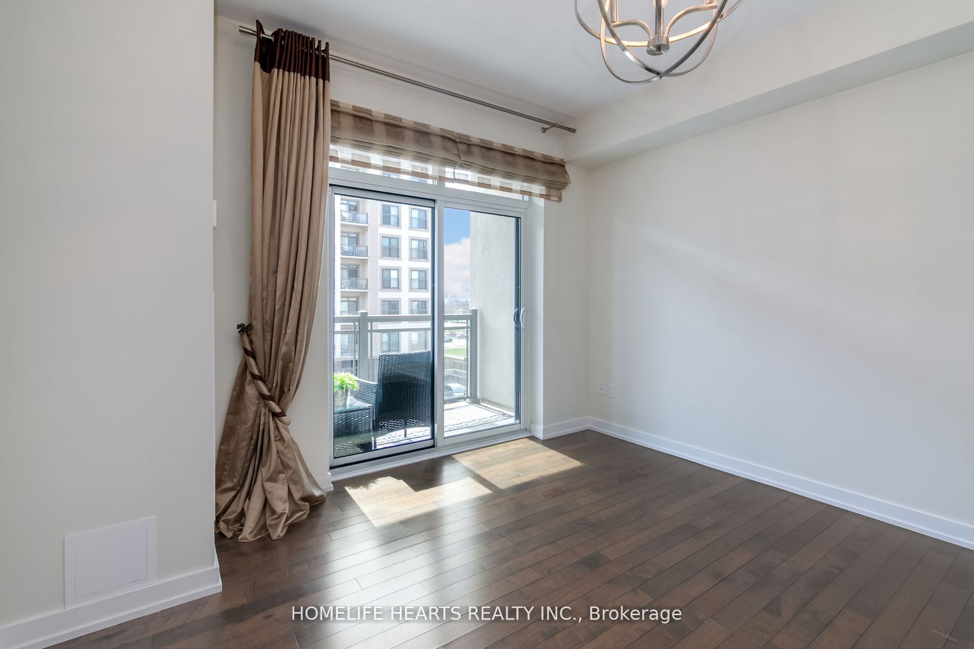#303 - 2486 Old Bronte Road Property Photo 12