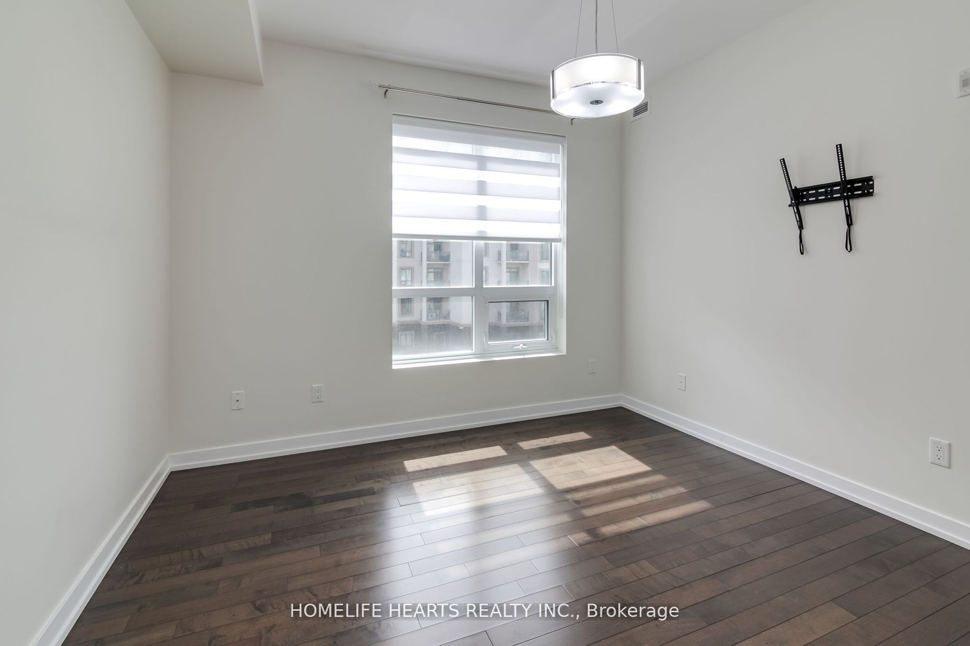 #303 - 2486 Old Bronte Road Property Photo 16