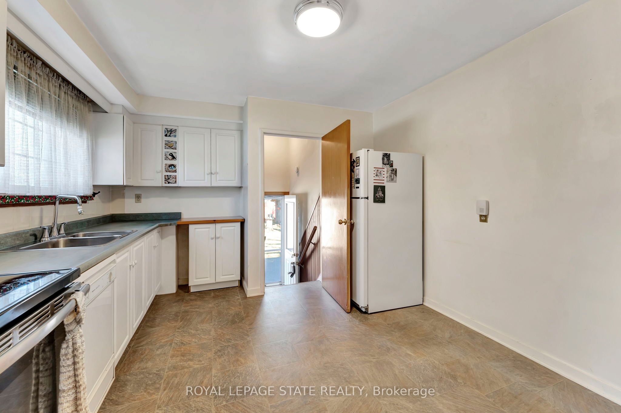 429 Norrie Crescent Property Photo 10