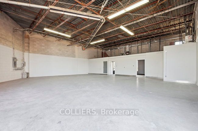 #5 - 3181 Wolfedale Road Property Photo 3