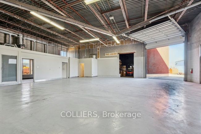 #5 - 3181 Wolfedale Road Property Photo 7