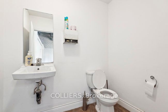 #5 - 3181 Wolfedale Road Property Photo 9