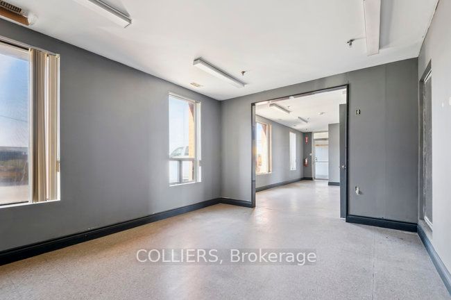 #5 - 3181 Wolfedale Road Property Photo 14