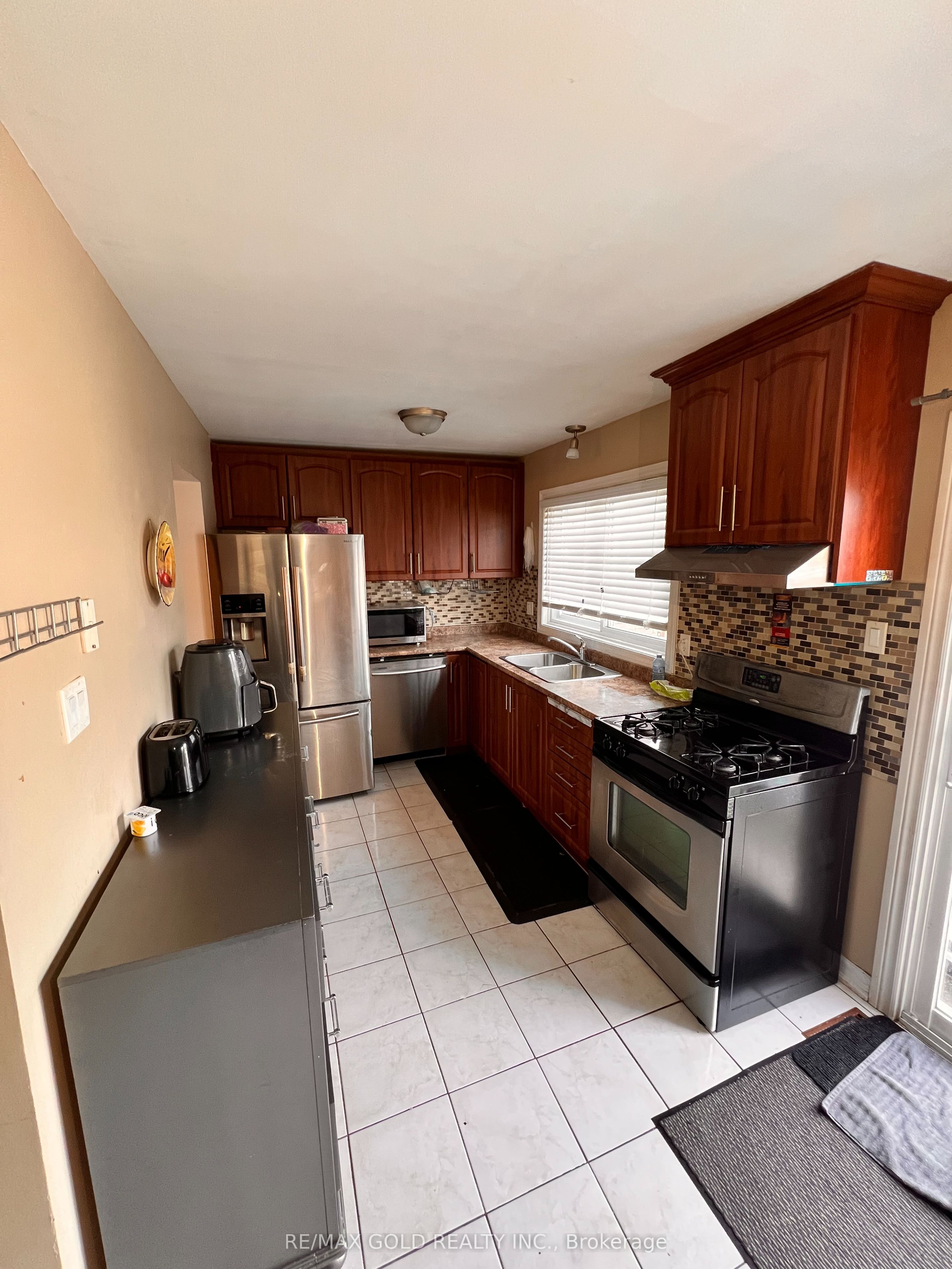 1020 Central Park Drive 5 Property Photo 3
