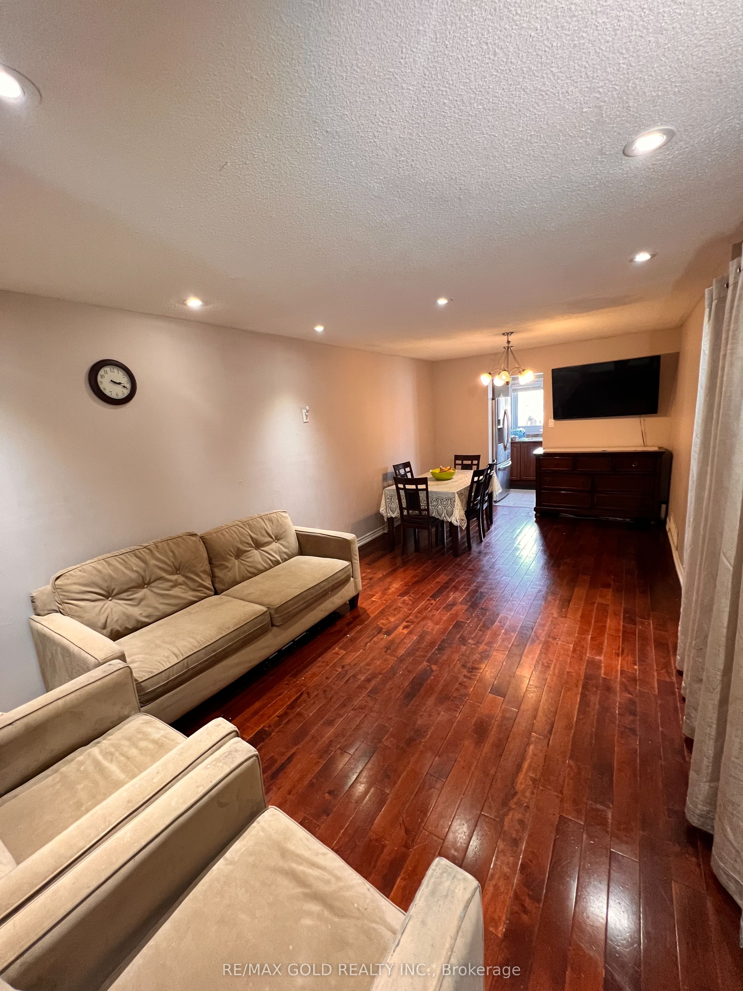 1020 Central Park Drive 5 Property Photo 4