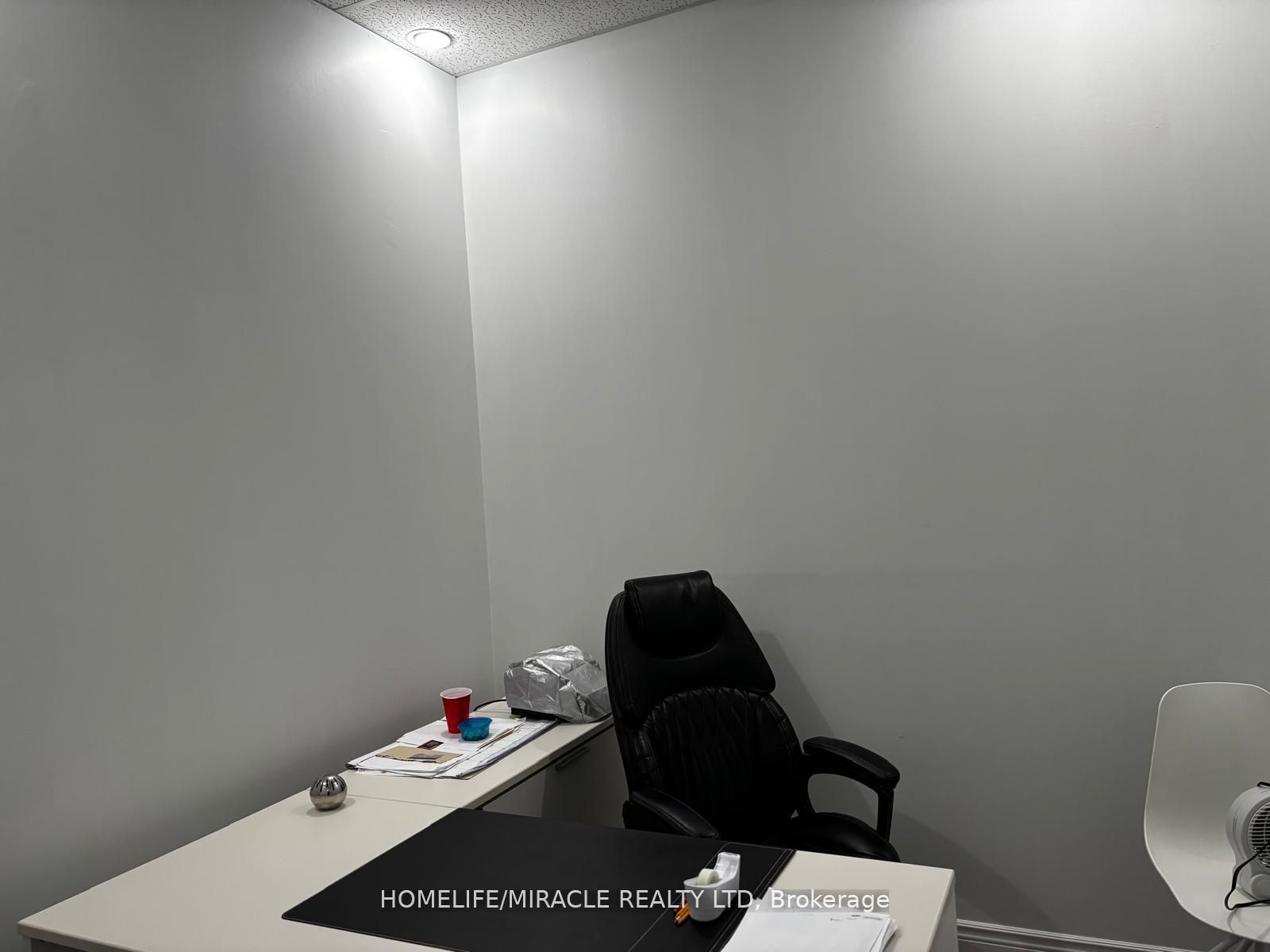 341 Parkhurst Square Property Photo 7