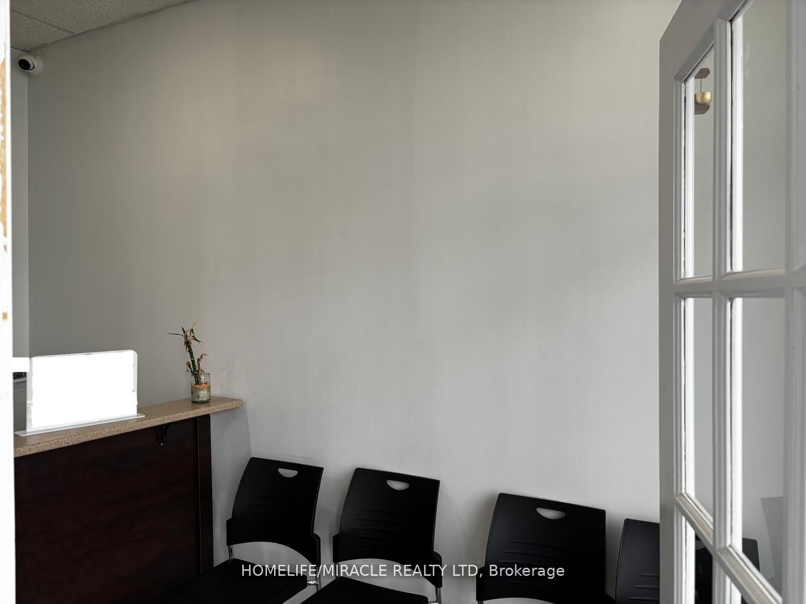 341 Parkhurst Square Property Photo 10