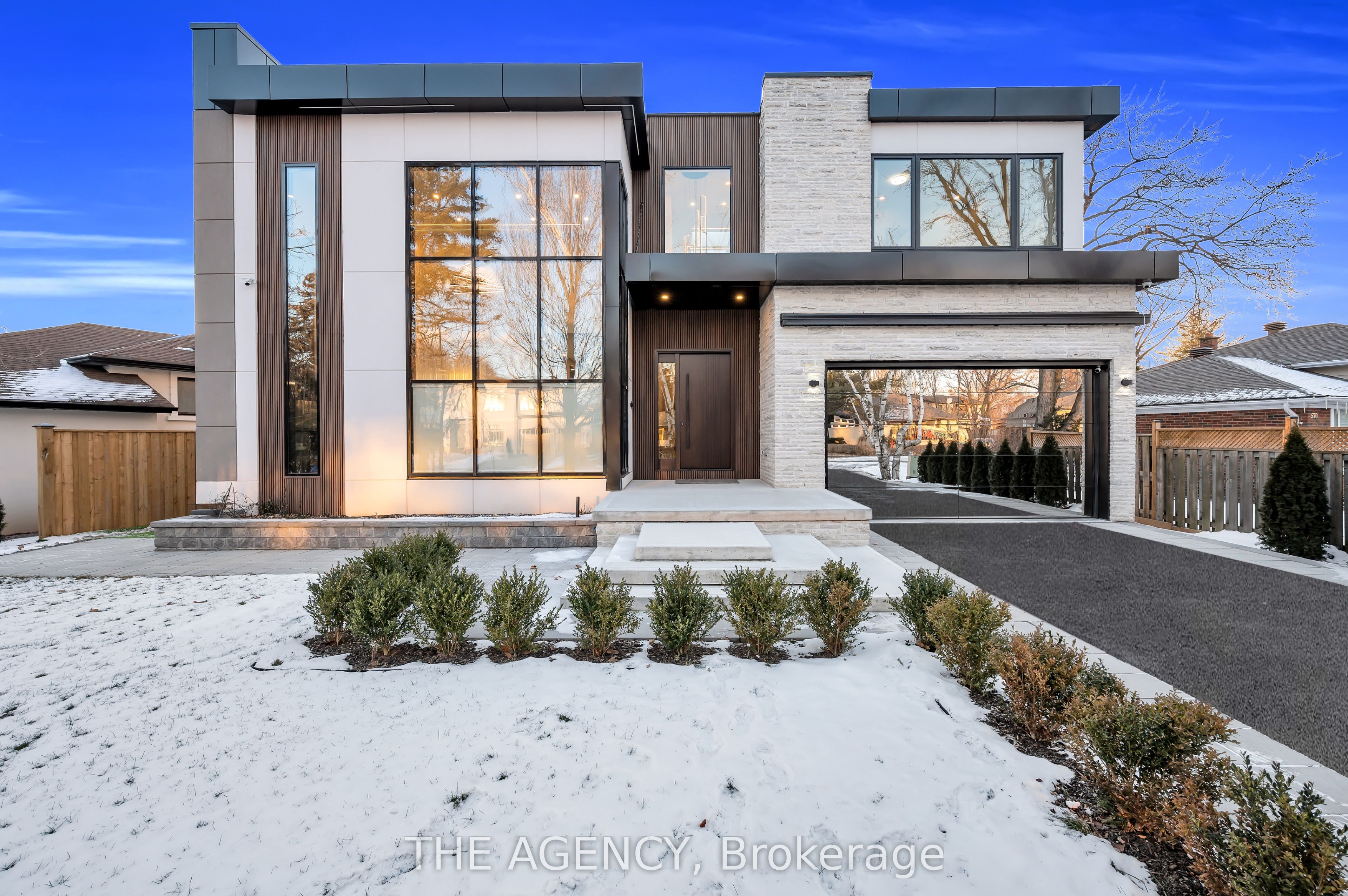 564 Stonecliffe Road Property Photo 1