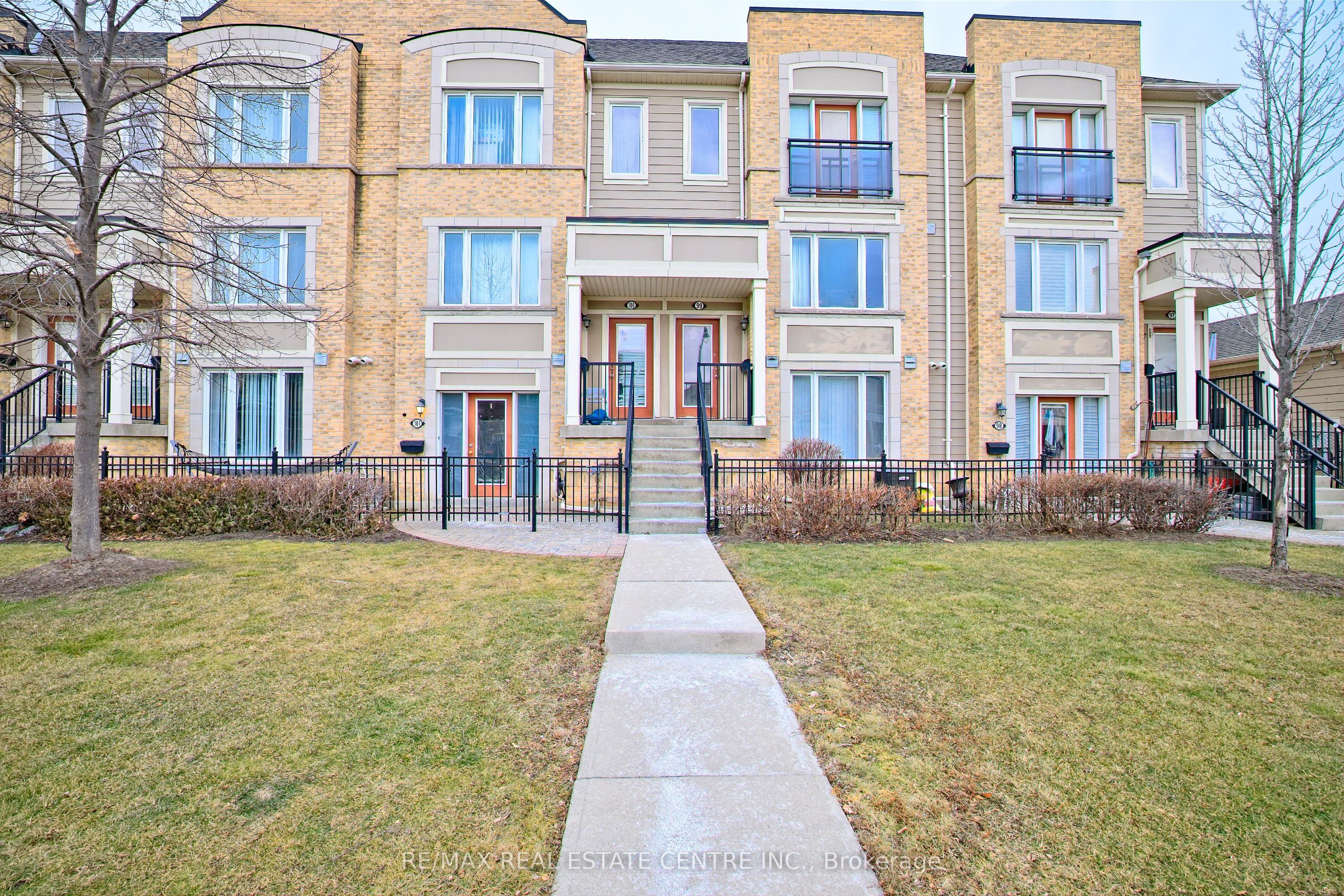 #99 - 60 Fairwood Circle Property Photo