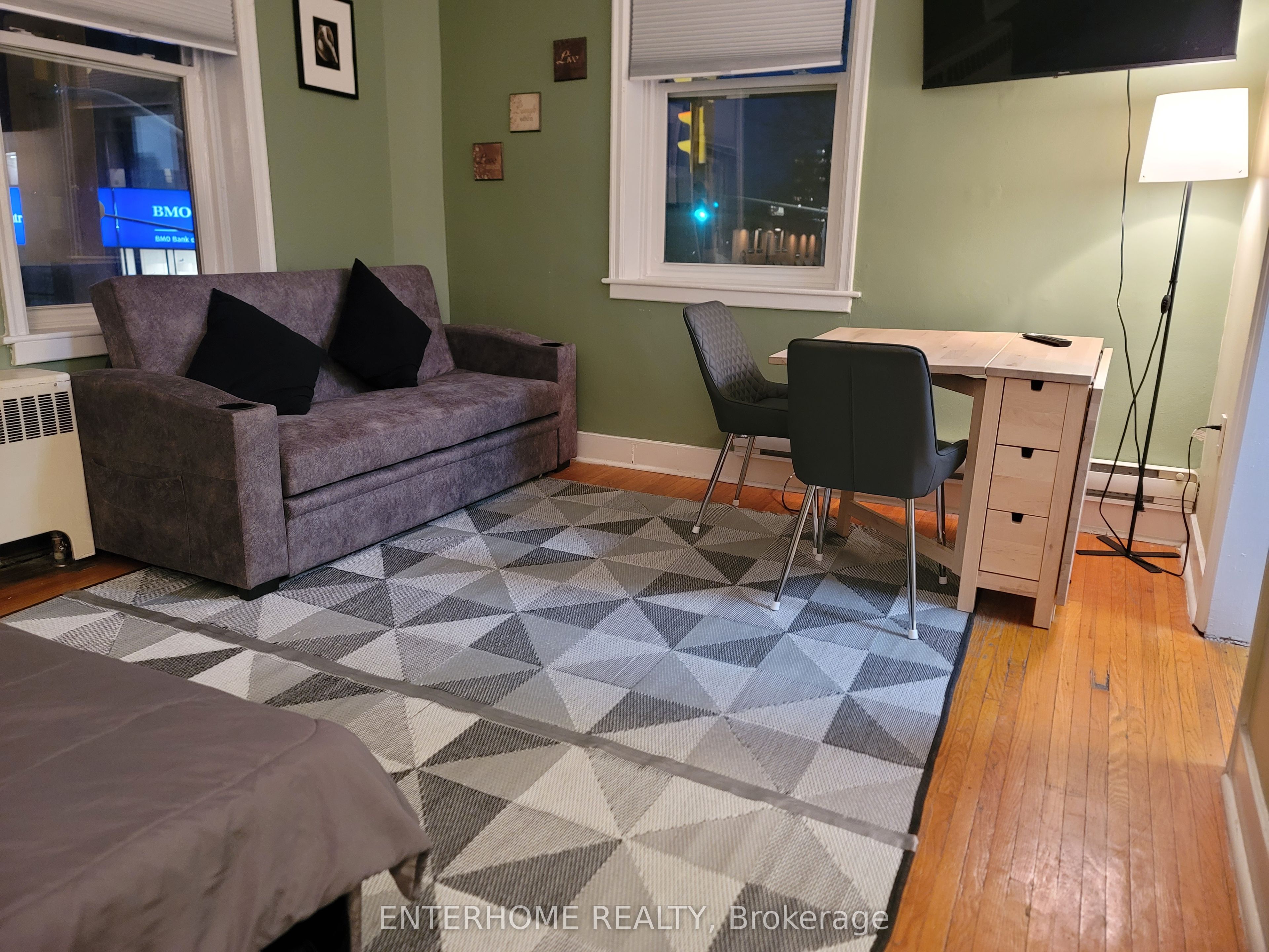 #1 - 51 Queen Street Property Photo