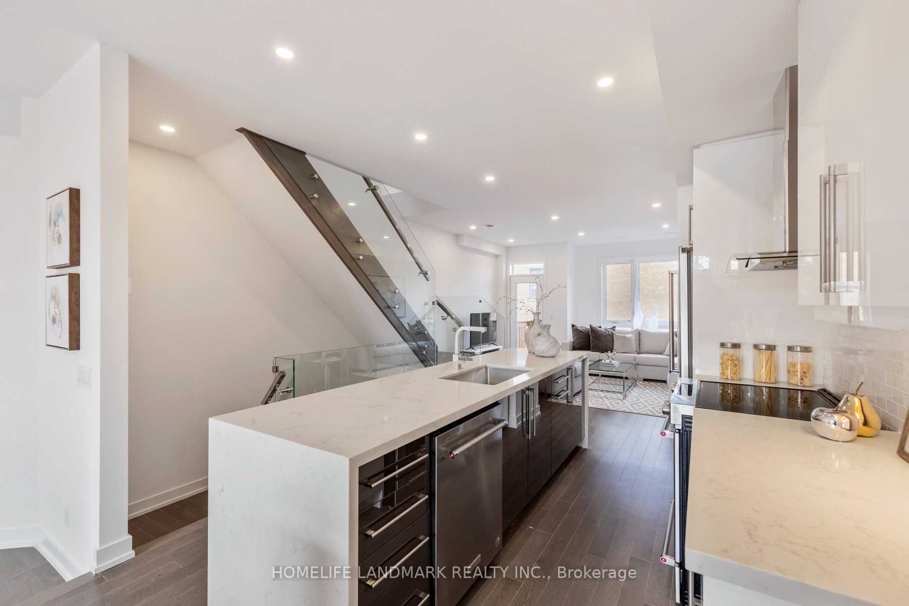 609c Harvie Avenue Property Photo 6