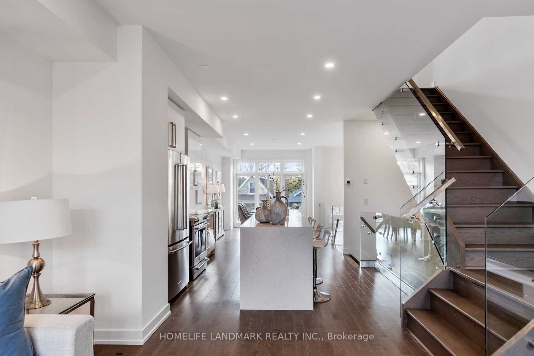 609c Harvie Avenue Property Photo 16