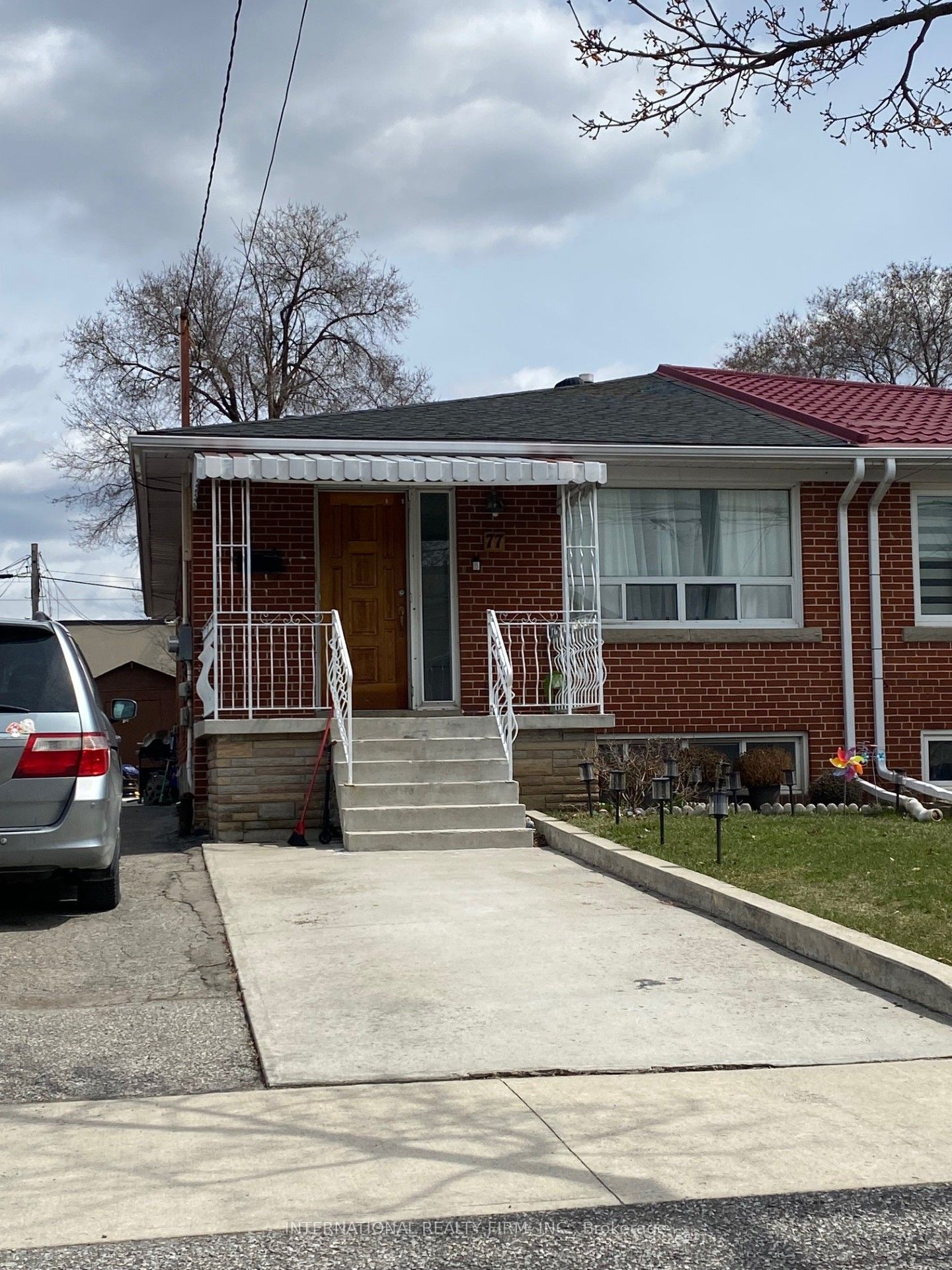 77 Habitant Drive Property Photo 1