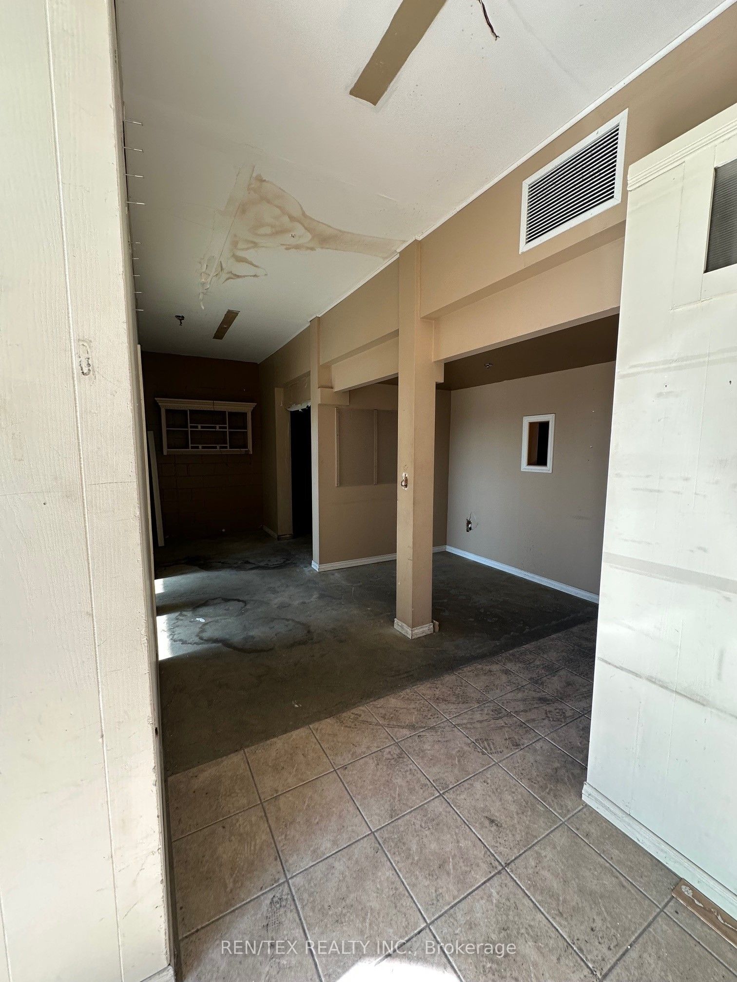 #15 - 4101 Weston Road Property Photo 6