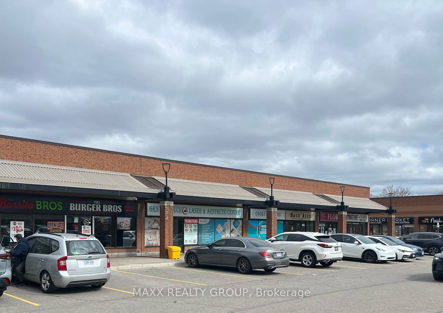 #3 - 4665 Central Parkway Property Photo 1