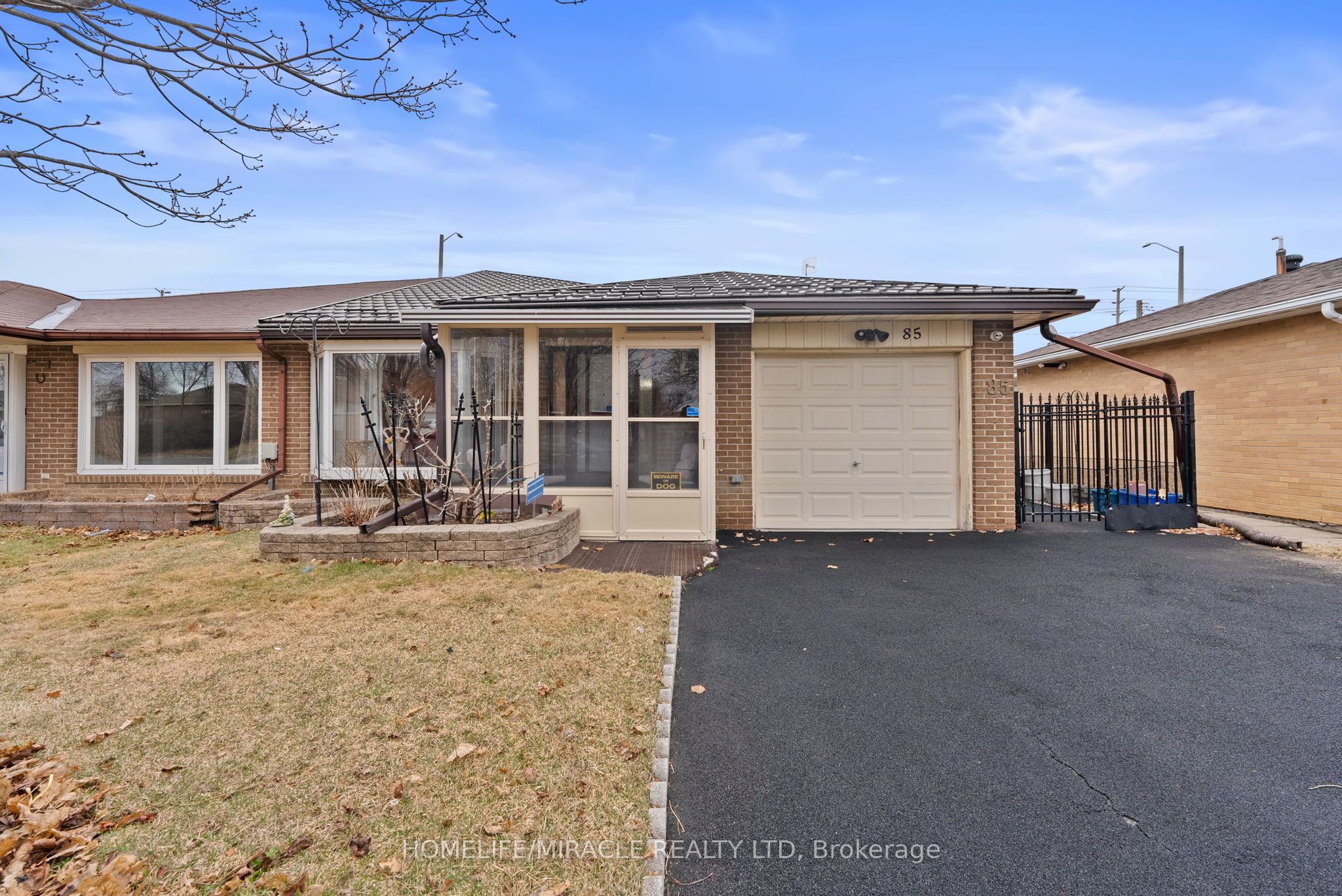 85 Autumn Boulevard Property Photo 1