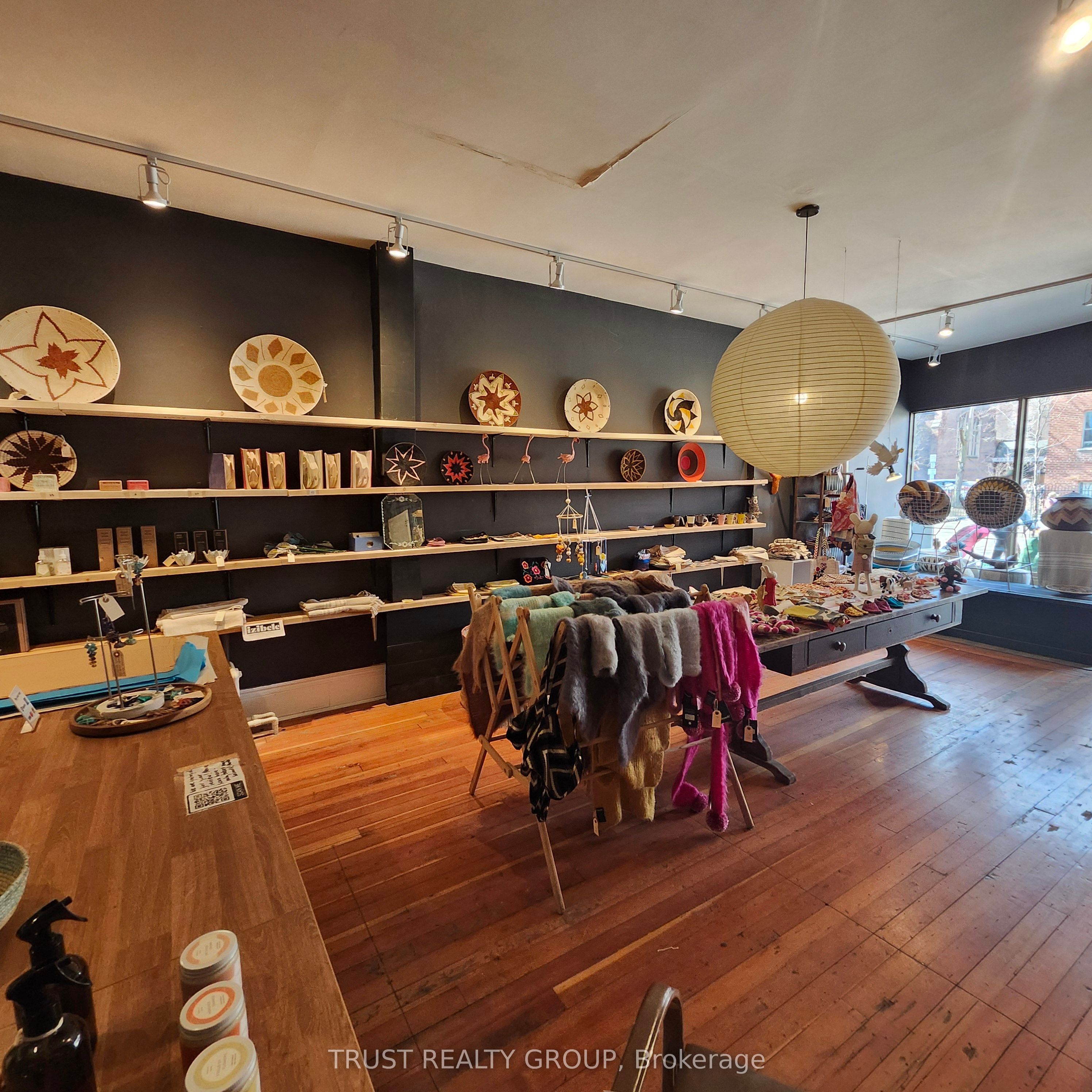 227 Roncesvalles Avenue Property Photo 4