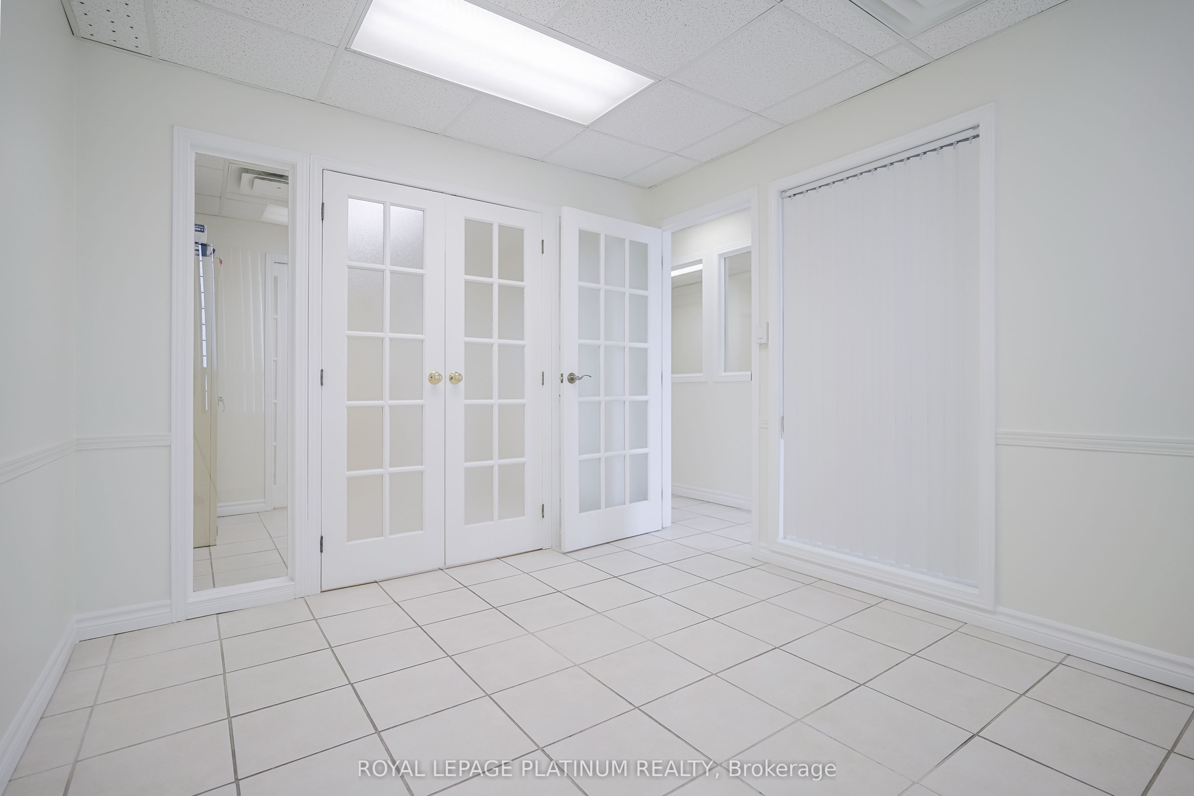 #36 - 6033 Shawson Drive Property Photo 5