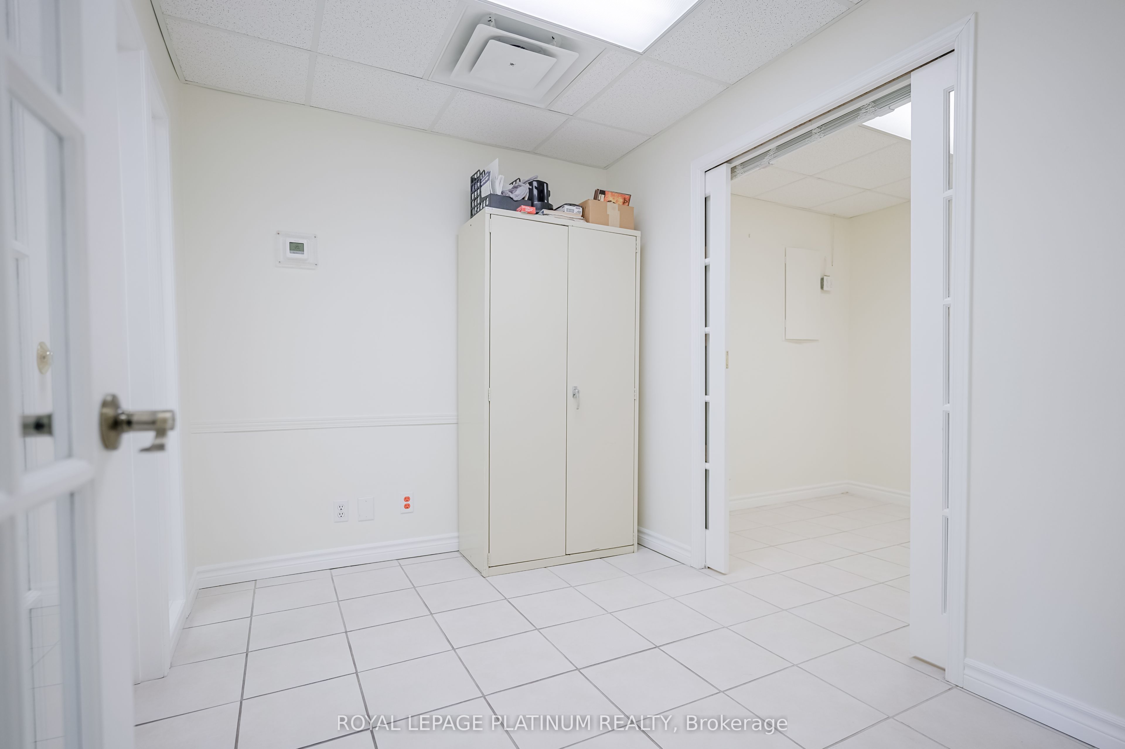 #36 - 6033 Shawson Drive Property Photo 6