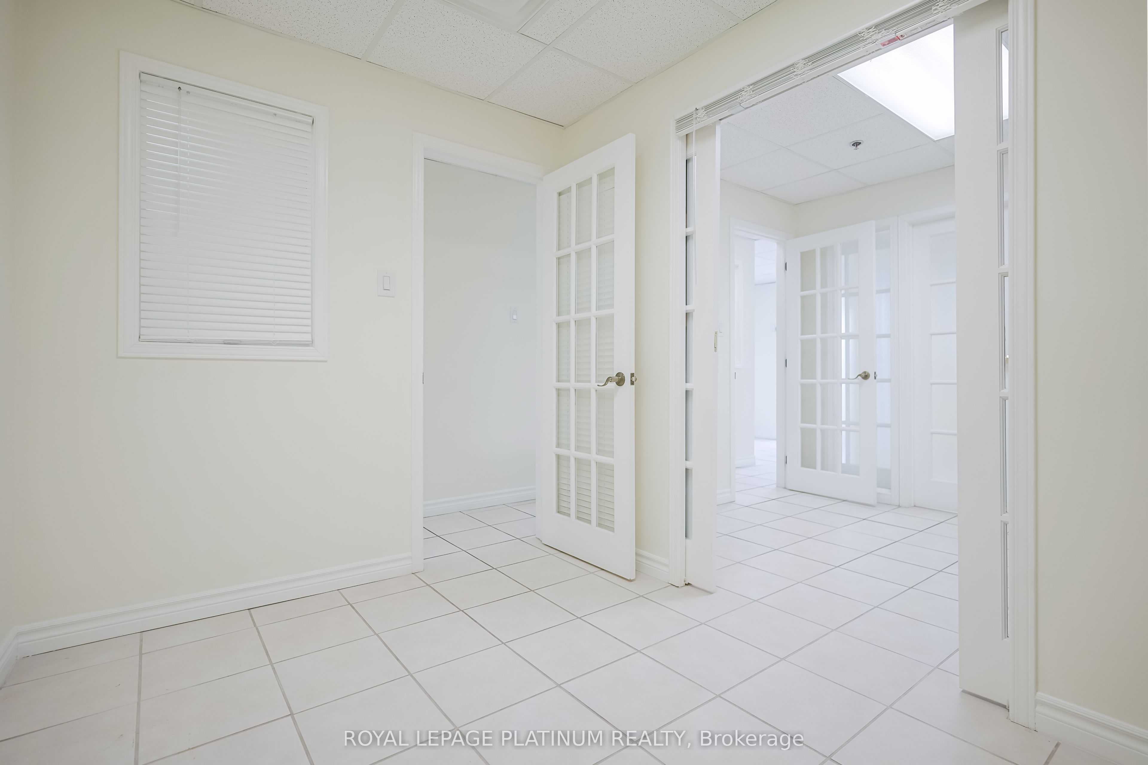 #36 - 6033 Shawson Drive Property Photo 10