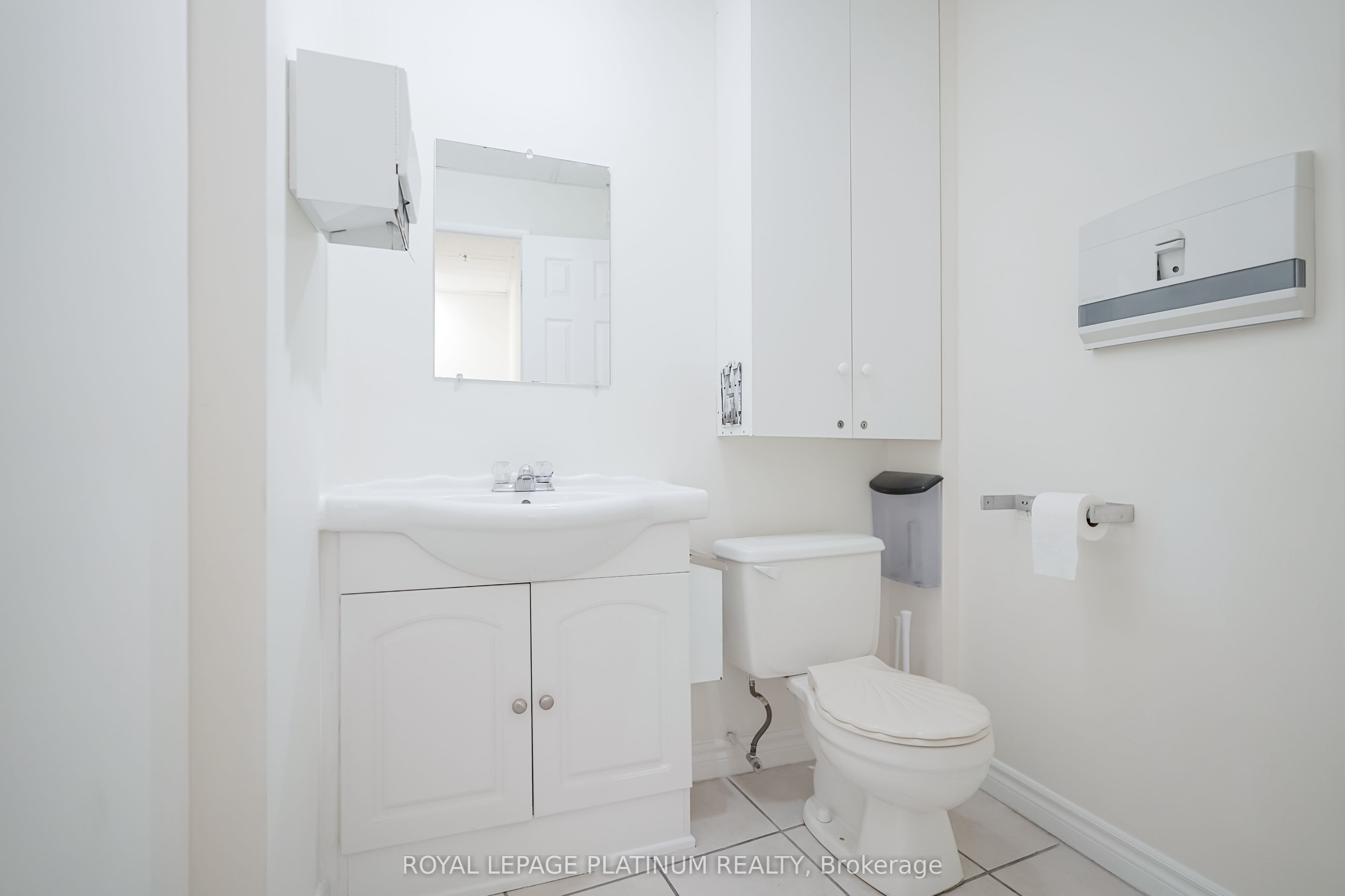 #36 - 6033 Shawson Drive Property Photo 14