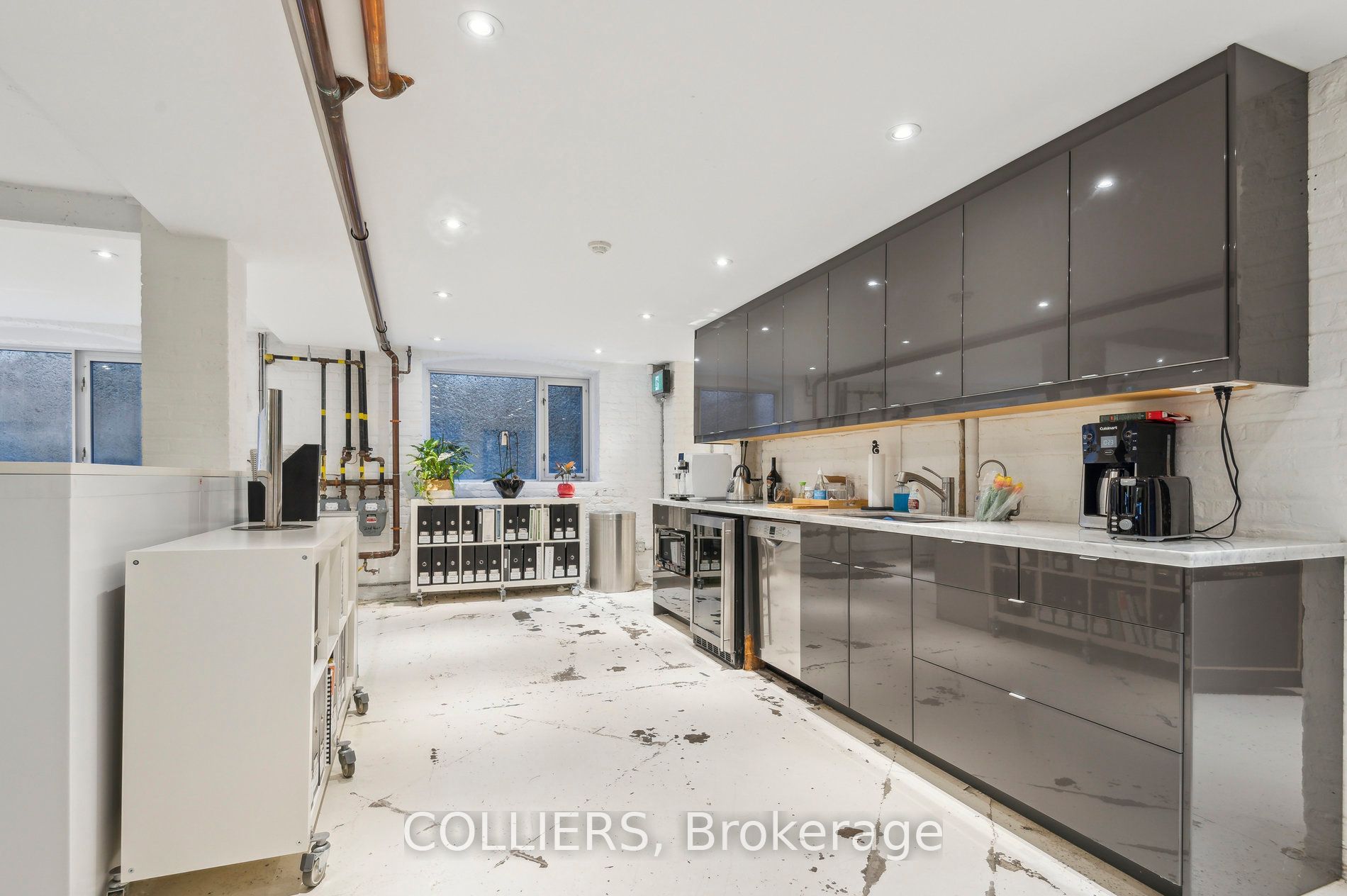 421 Roncesvalles Avenue Property Photo 12