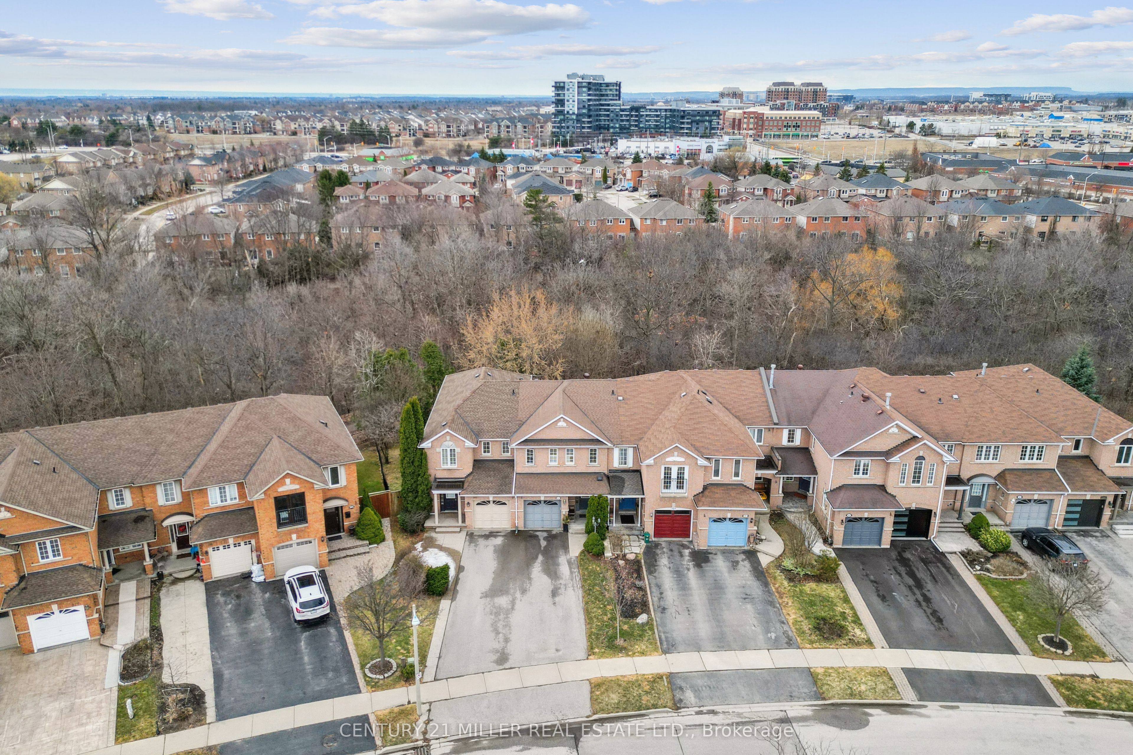 387 Ravineview Way Property Photo