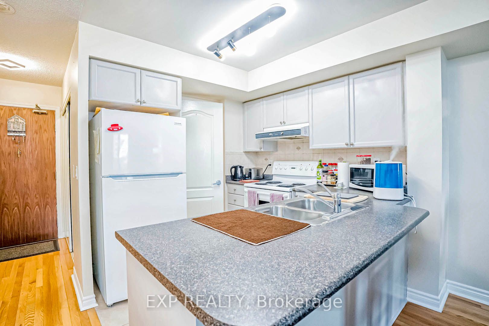 33 Elm Drive W 310 Property Photo 11