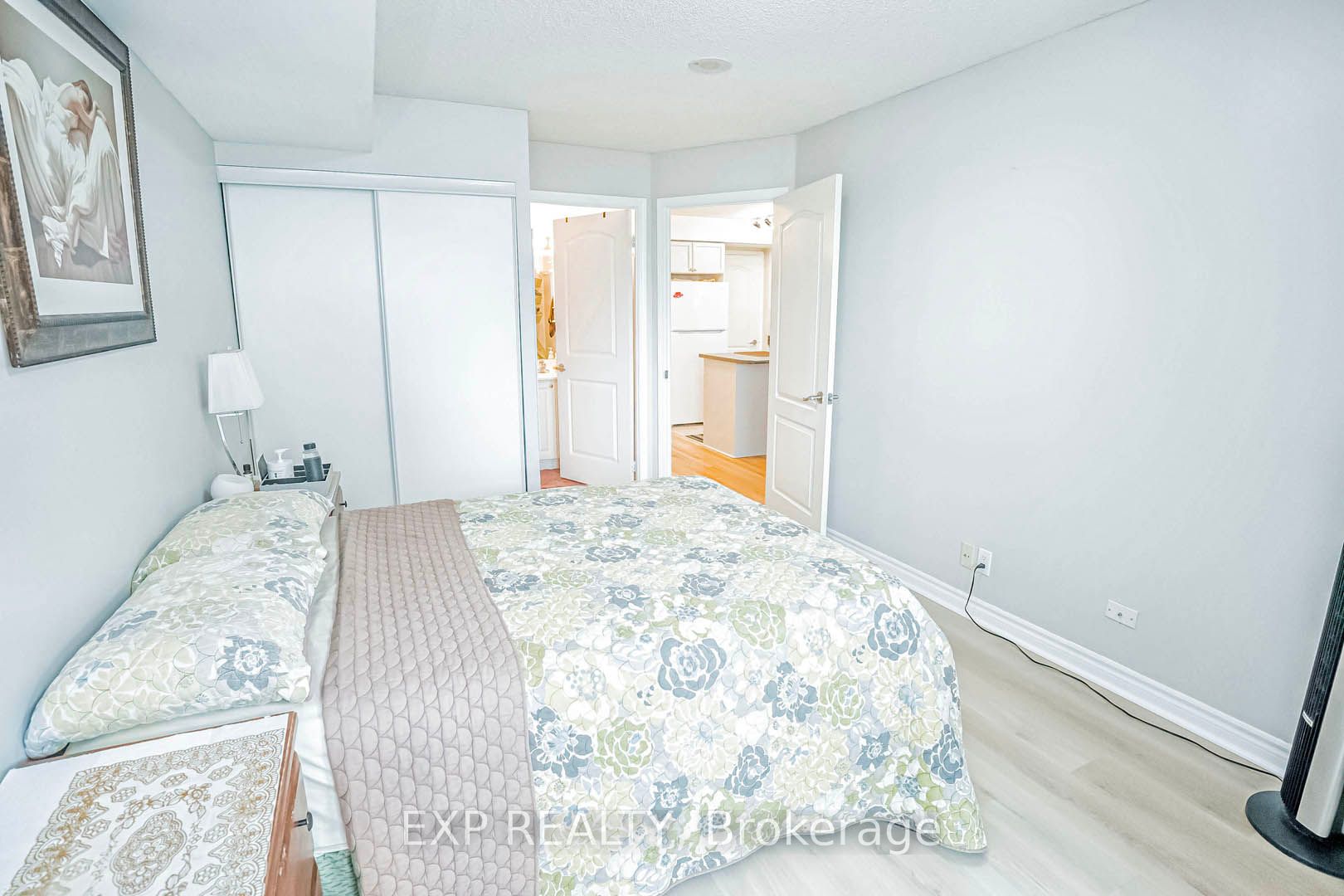 33 Elm Drive W 310 Property Photo 18