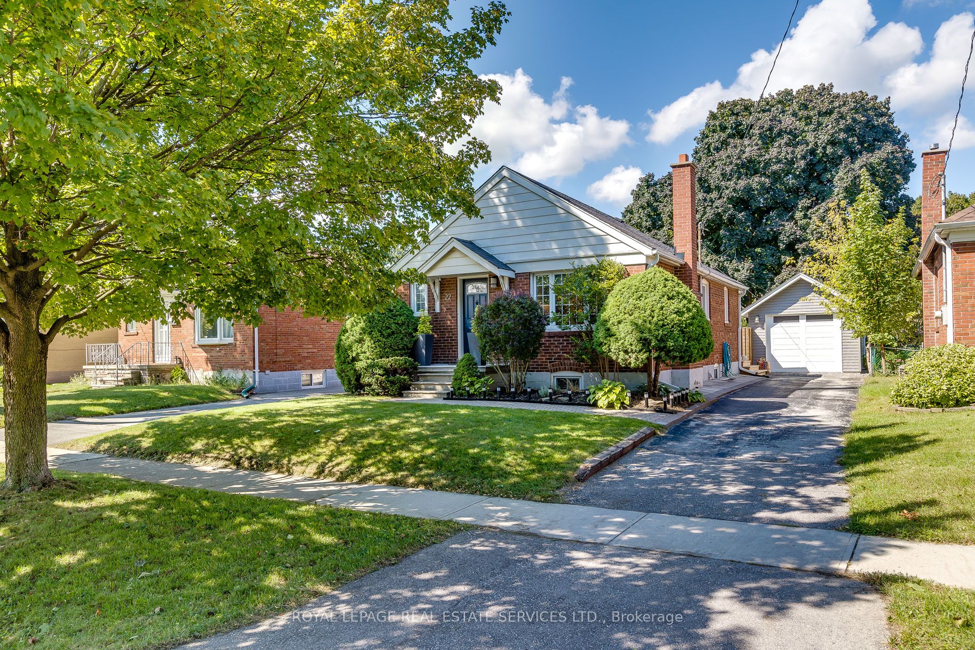 22 Edgecroft Road Property Photo