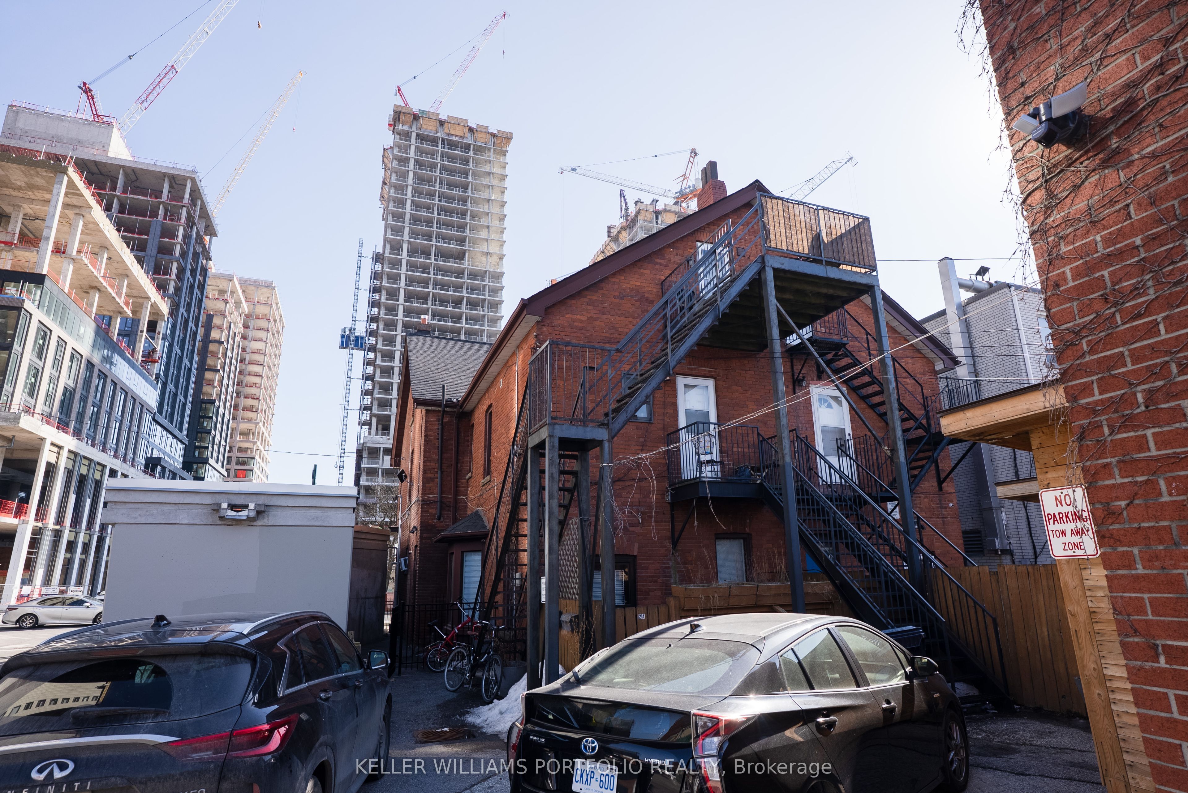 1156 Bloor Street Property Photo 3