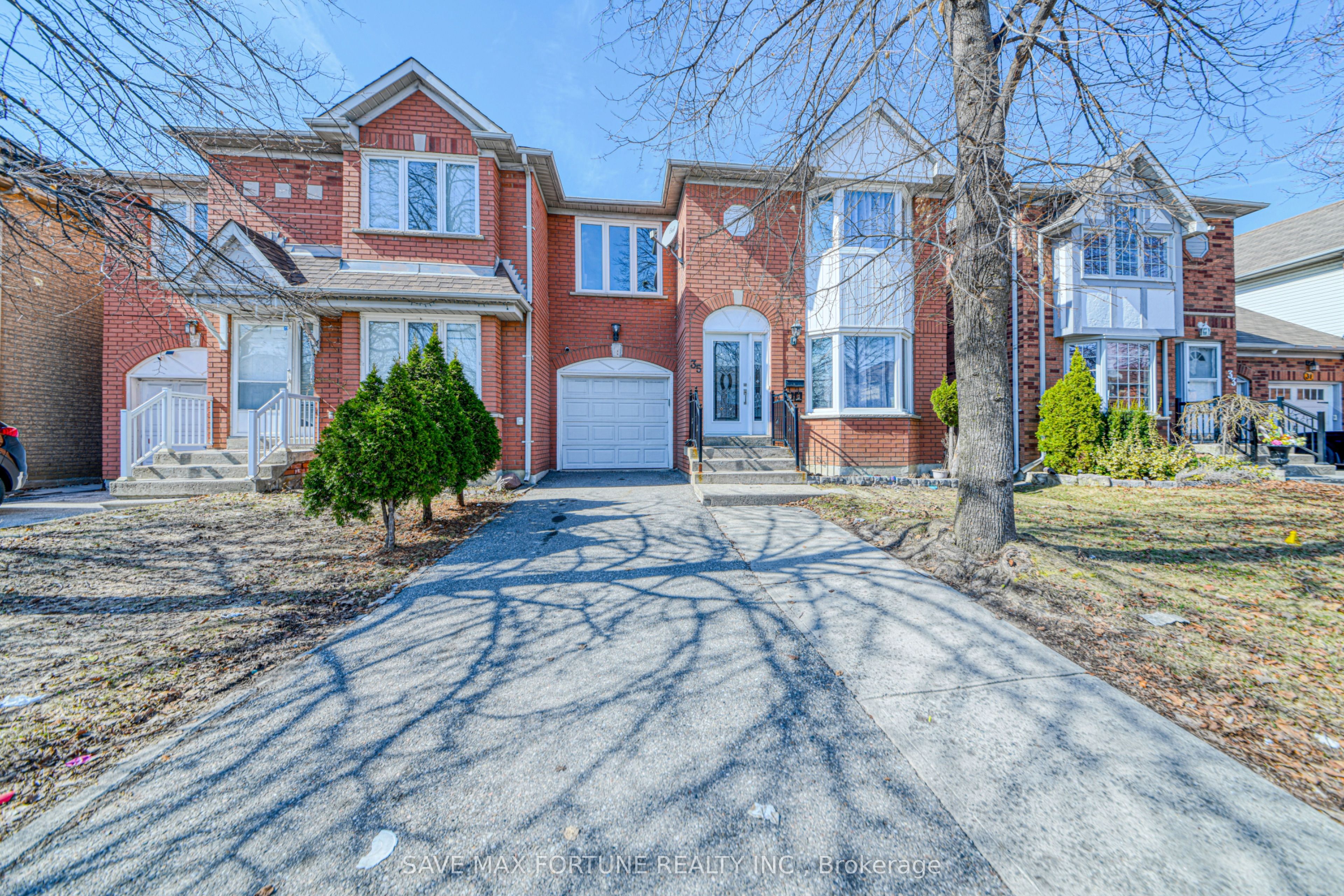 35 Softneedle Avenue Property Photo 1
