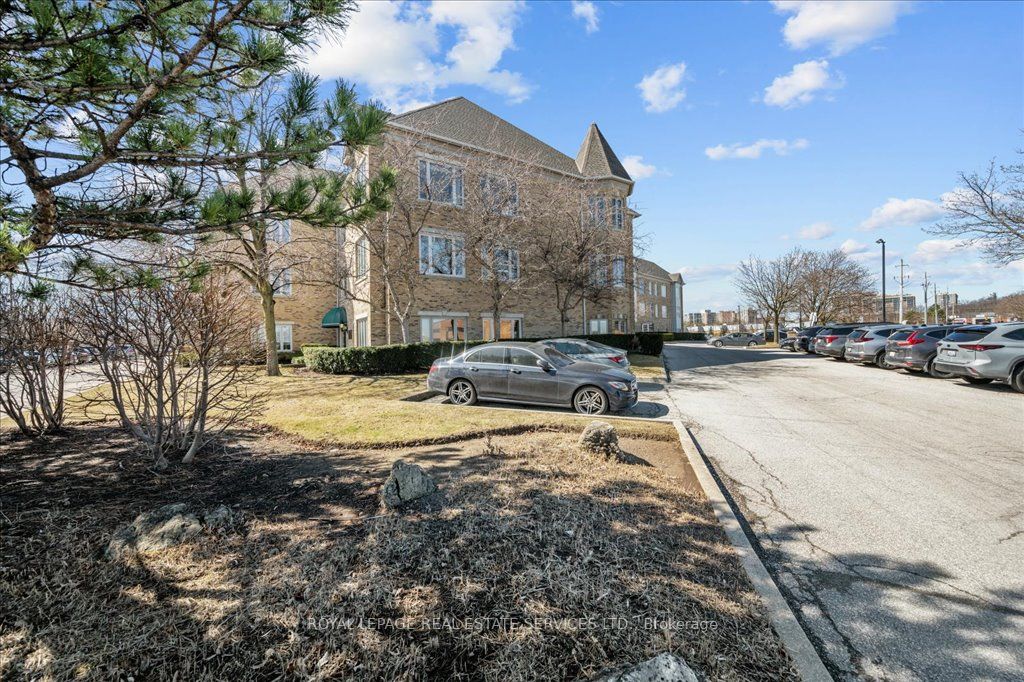414 N Service Rd E Property Photo 2