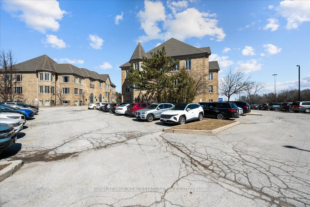 414 North Service Road E 200 Property Photo 3