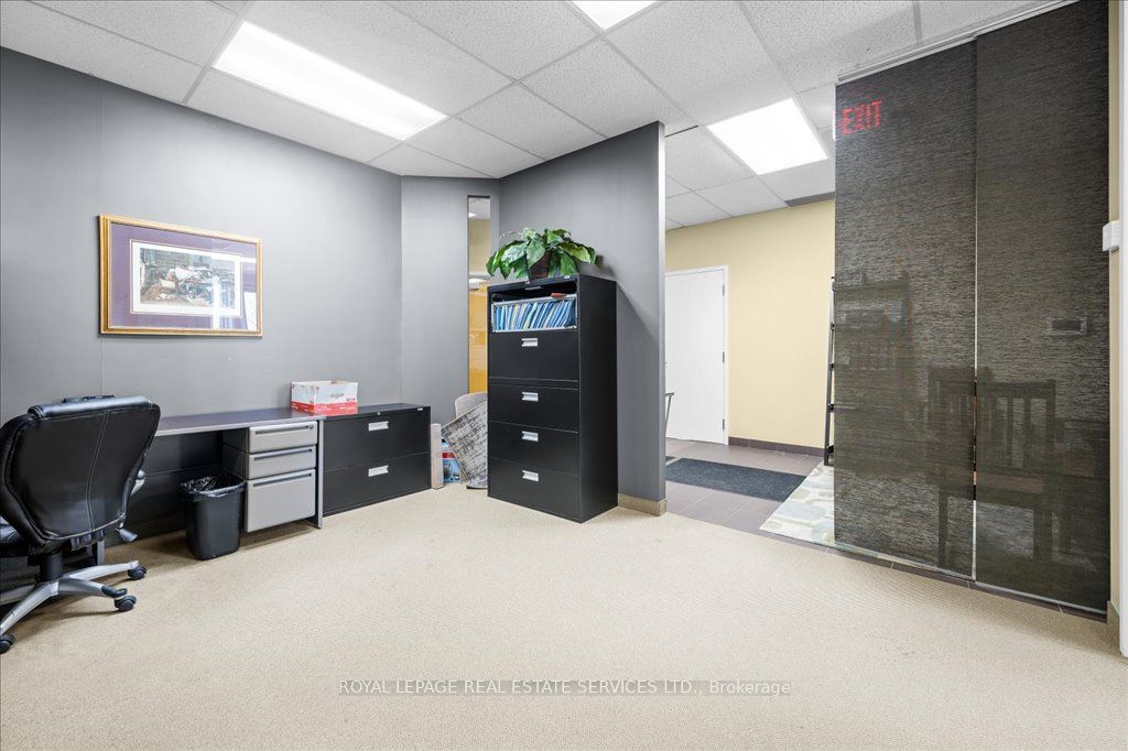 414 North Service Road E 200 Property Photo 10