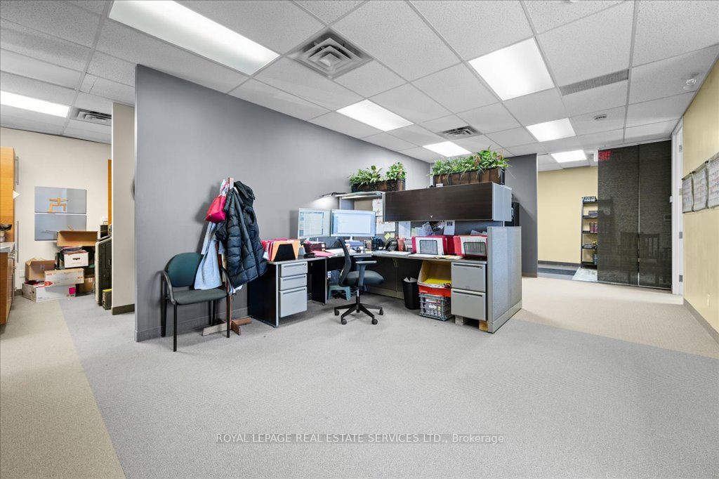 414 North Service Road E 200 Property Photo 12