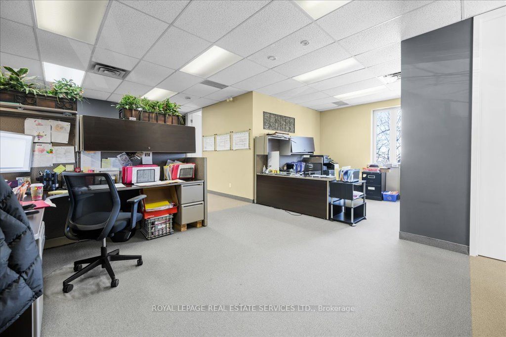 414 North Service Road E 200 Property Photo 13