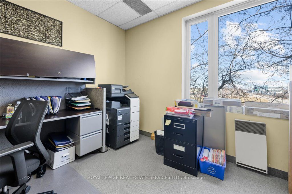 414 North Service Road E 200 Property Photo 14