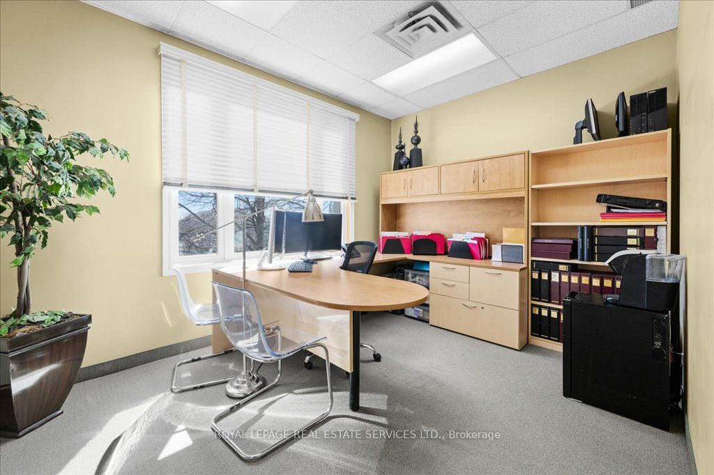 414 North Service Road E 200 Property Photo 16