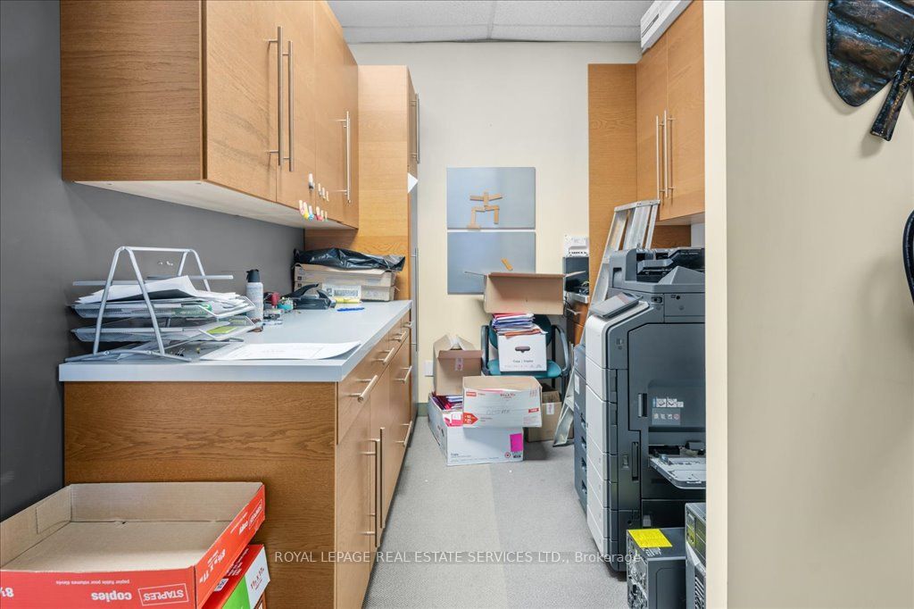 414 N Service Rd E Property Photo 20