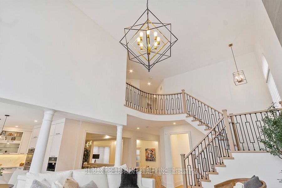 2455 Bon Echo Drive Property Photo 27
