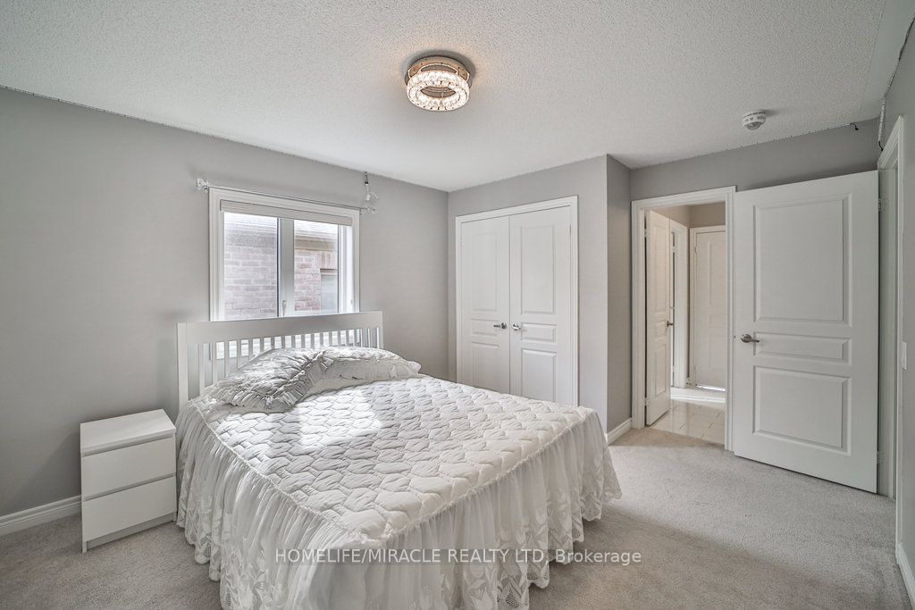 15 Fieldstone Lane Ave Property Photo 18