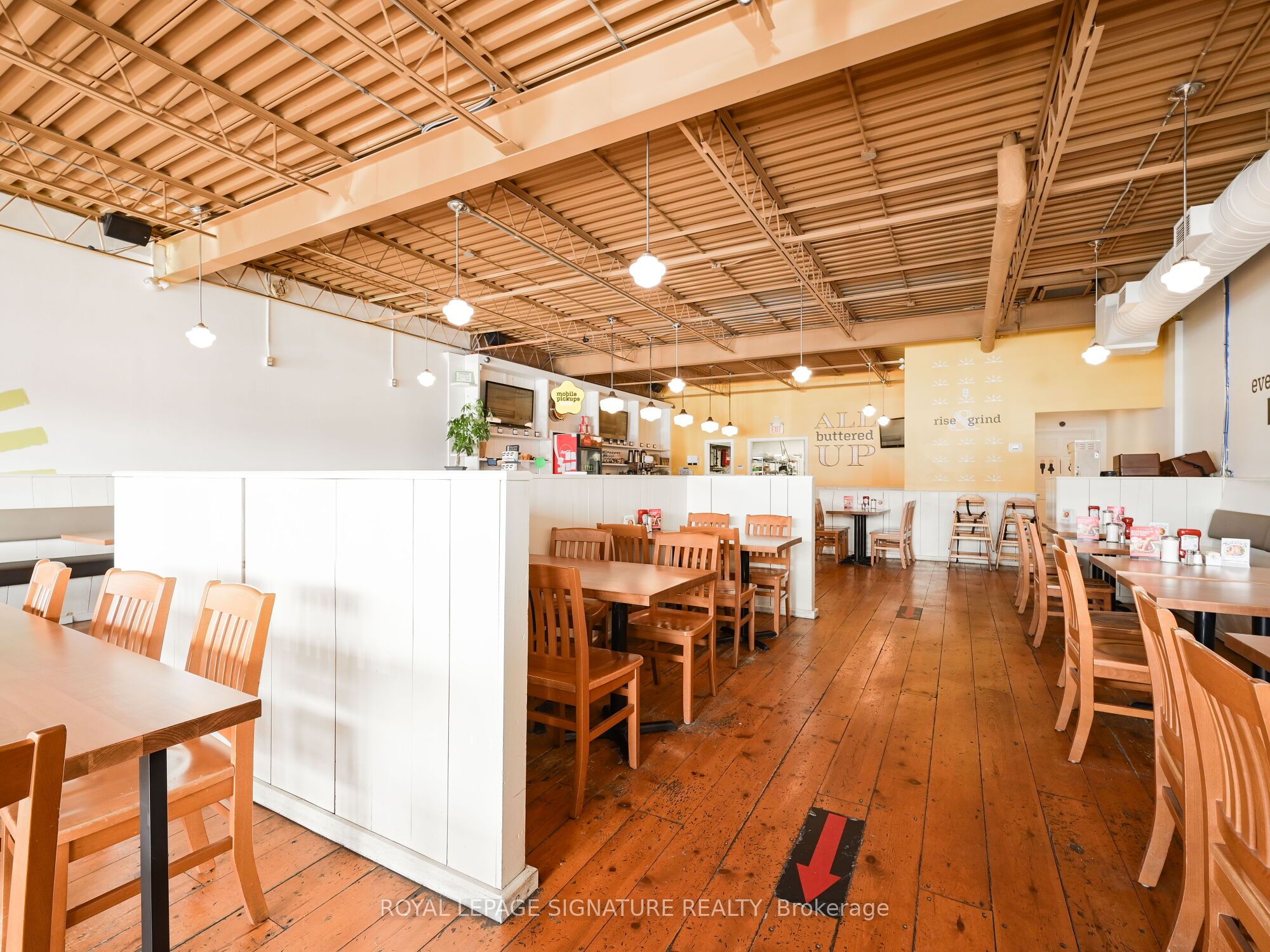 #10a - 1375 Southdown Road Property Photo 6