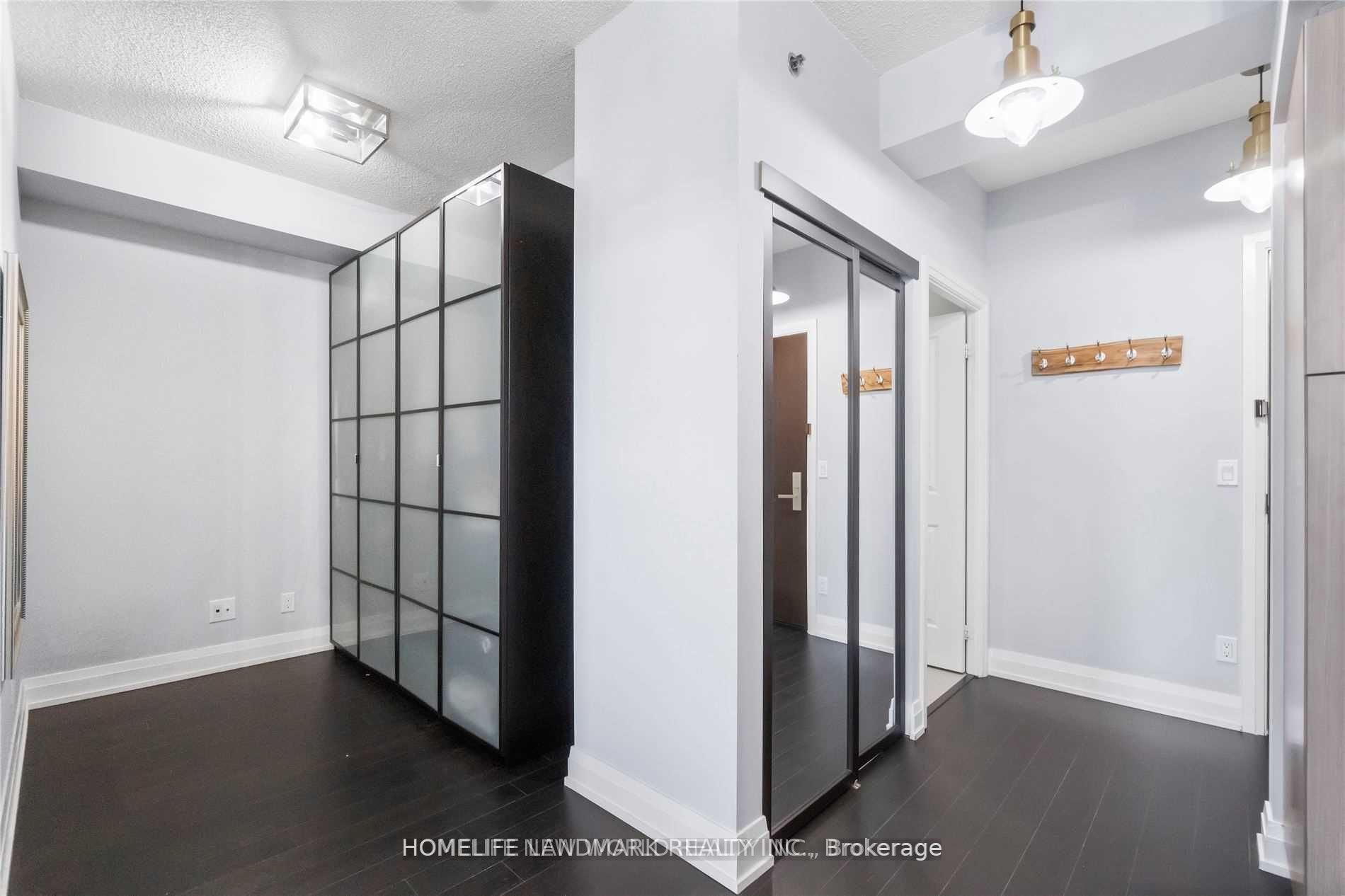 #1408 - 65 Speers Road Property Photo 4