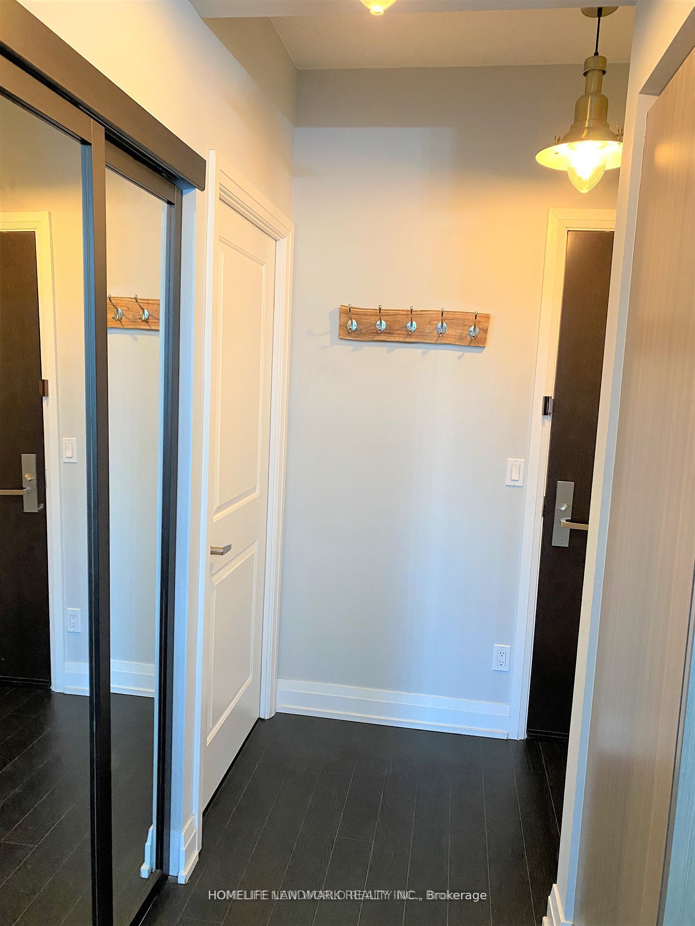 #1408 - 65 Speers Road Property Photo 5