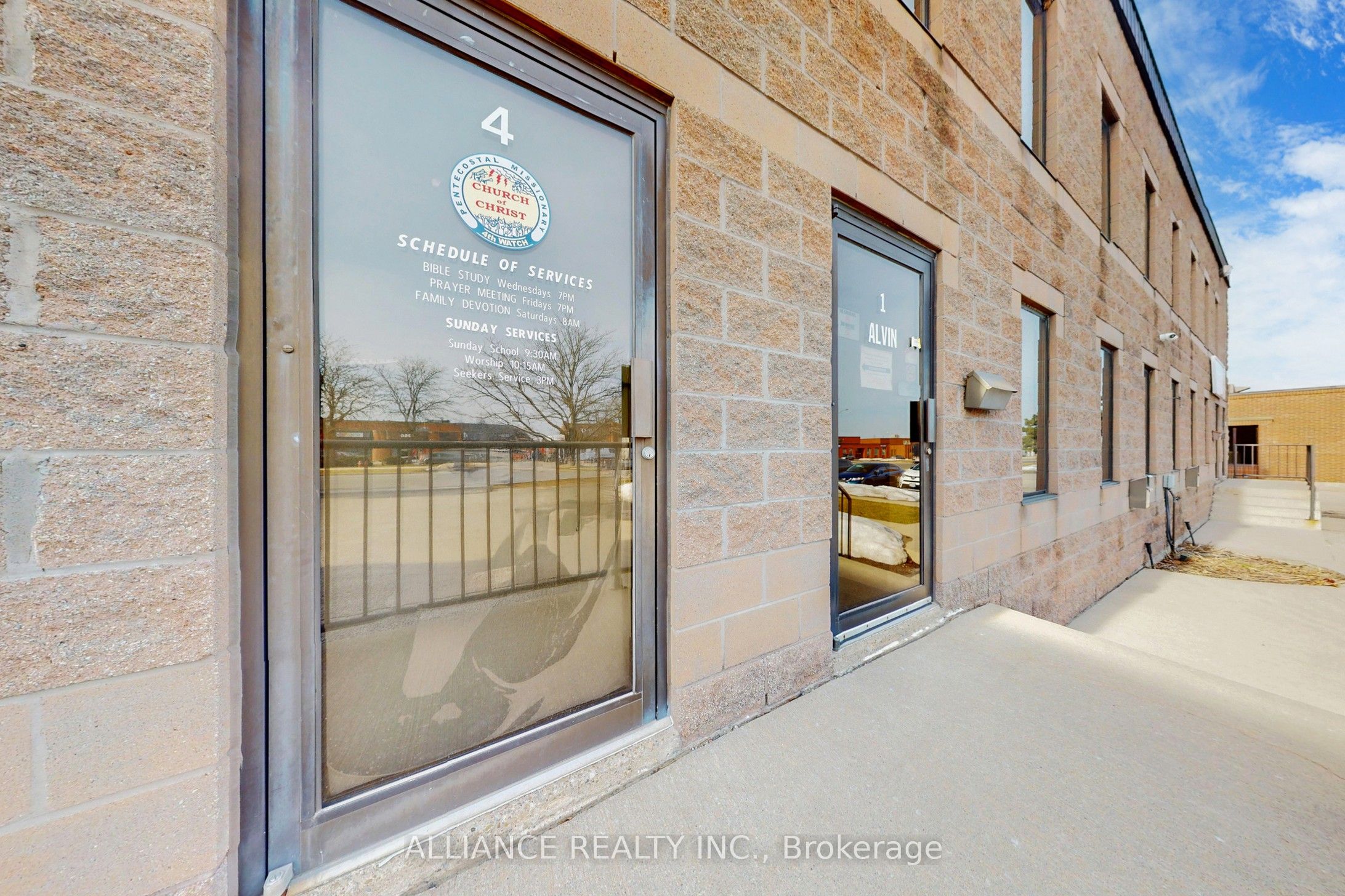 #4 - 365 Watline Avenue Property Photo 3