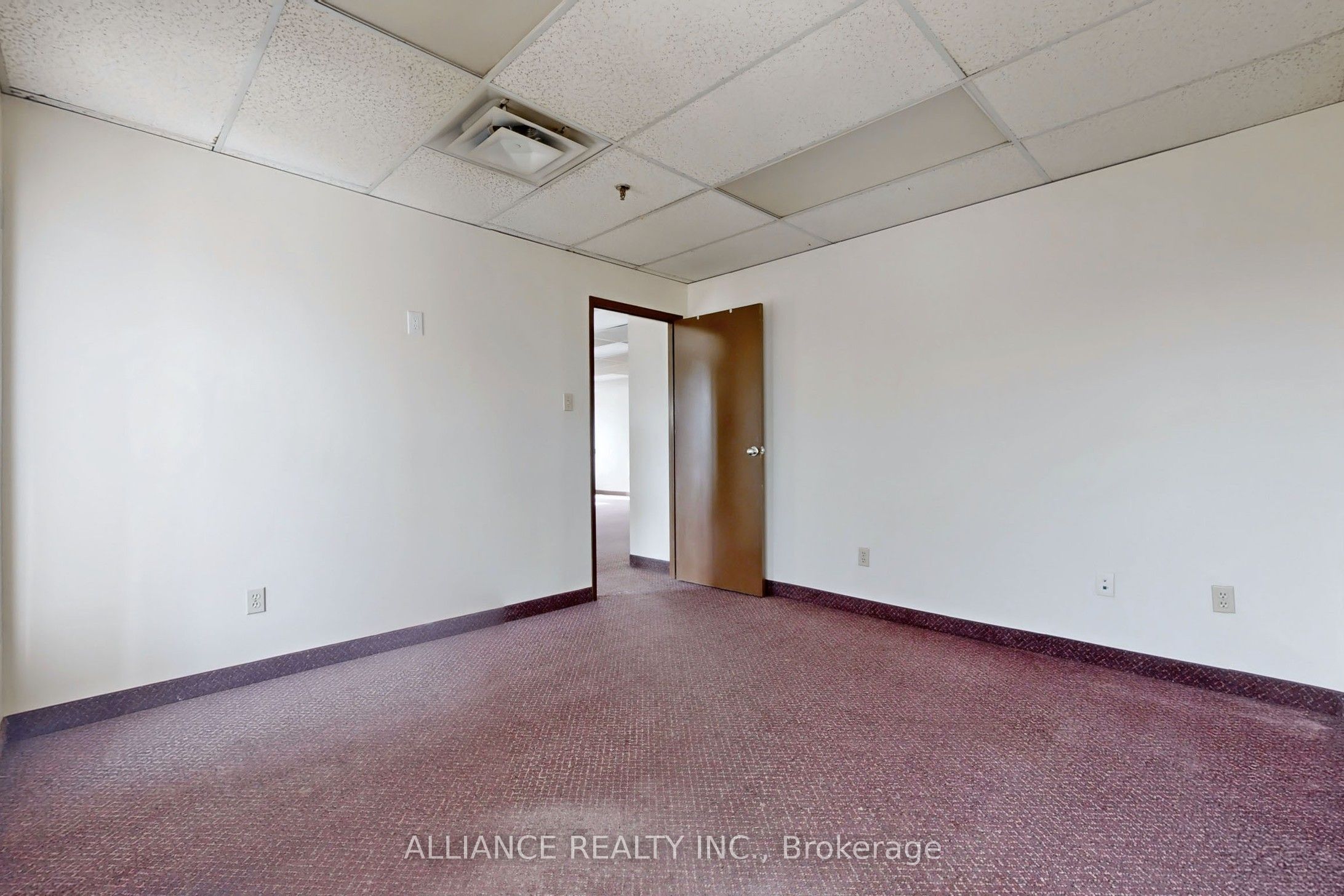 #4 - 365 Watline Avenue Property Photo 13